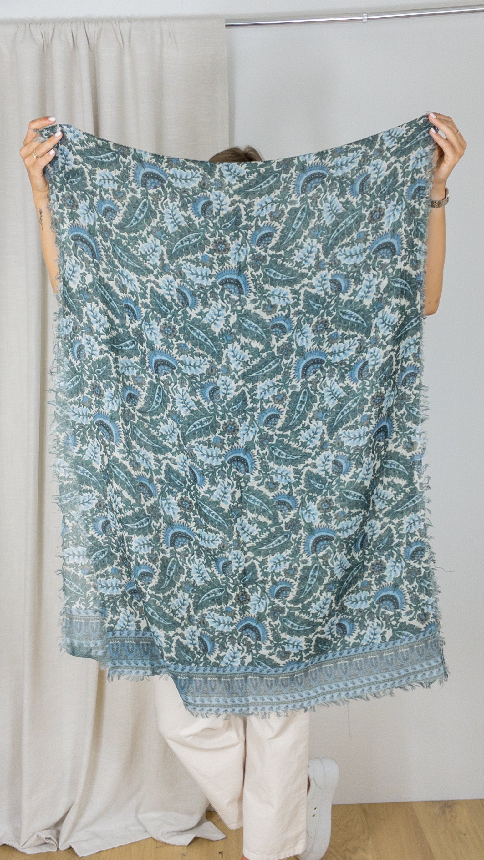 ECHARPE IMPRIMEE EN LAINE GERARD DAREL GANA DYH06 Y2775 VERT KAKI