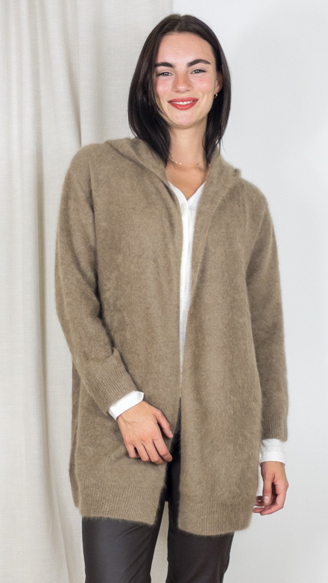 GILET LONG A CAPUCHE EN RACOON MAJESTIC FGI129 K149 BISON TAUPE