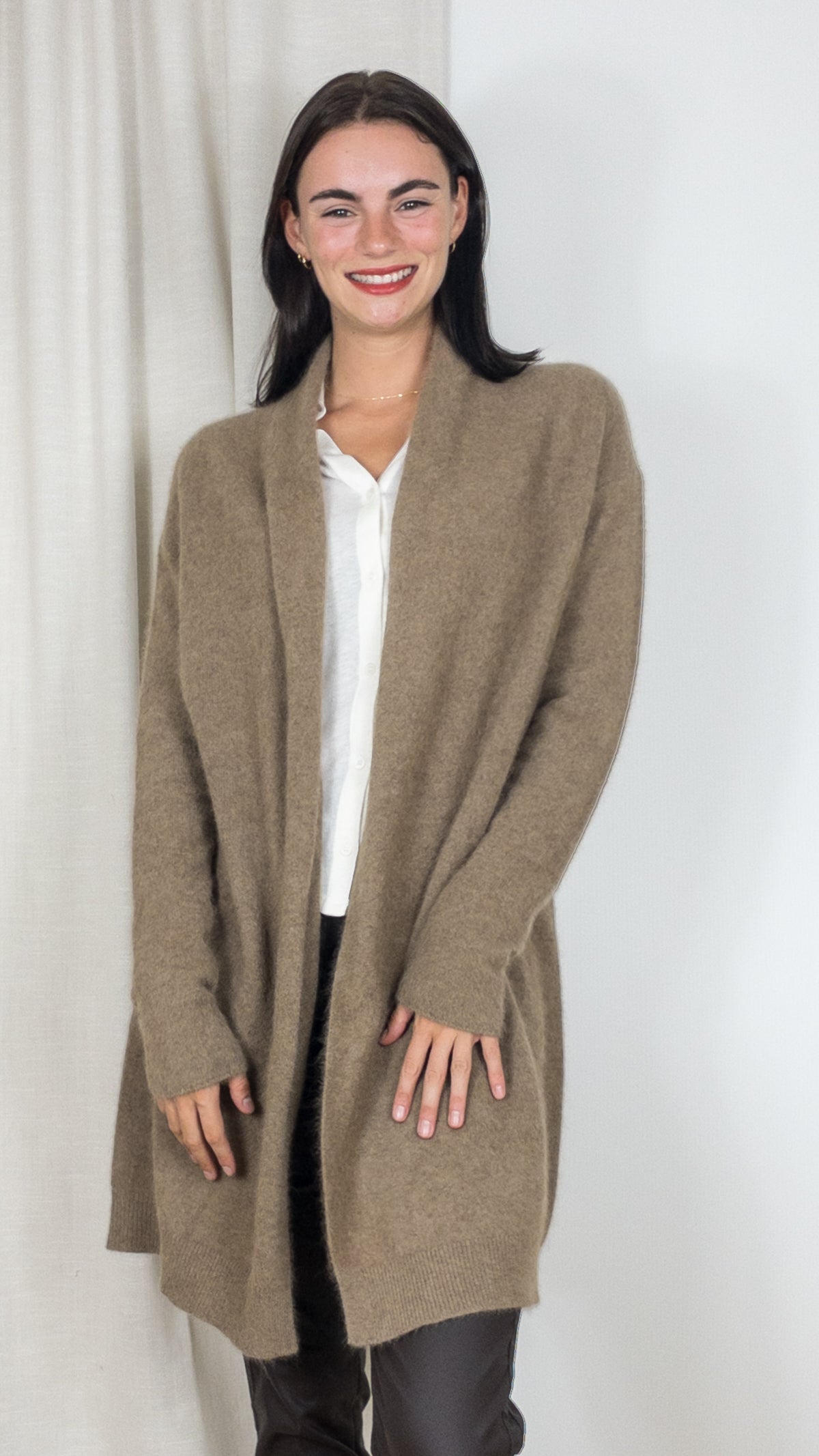 GILET LONG A CAPUCHE EN RACOON MAJESTIC FGI129 K149 BISON TAUPE