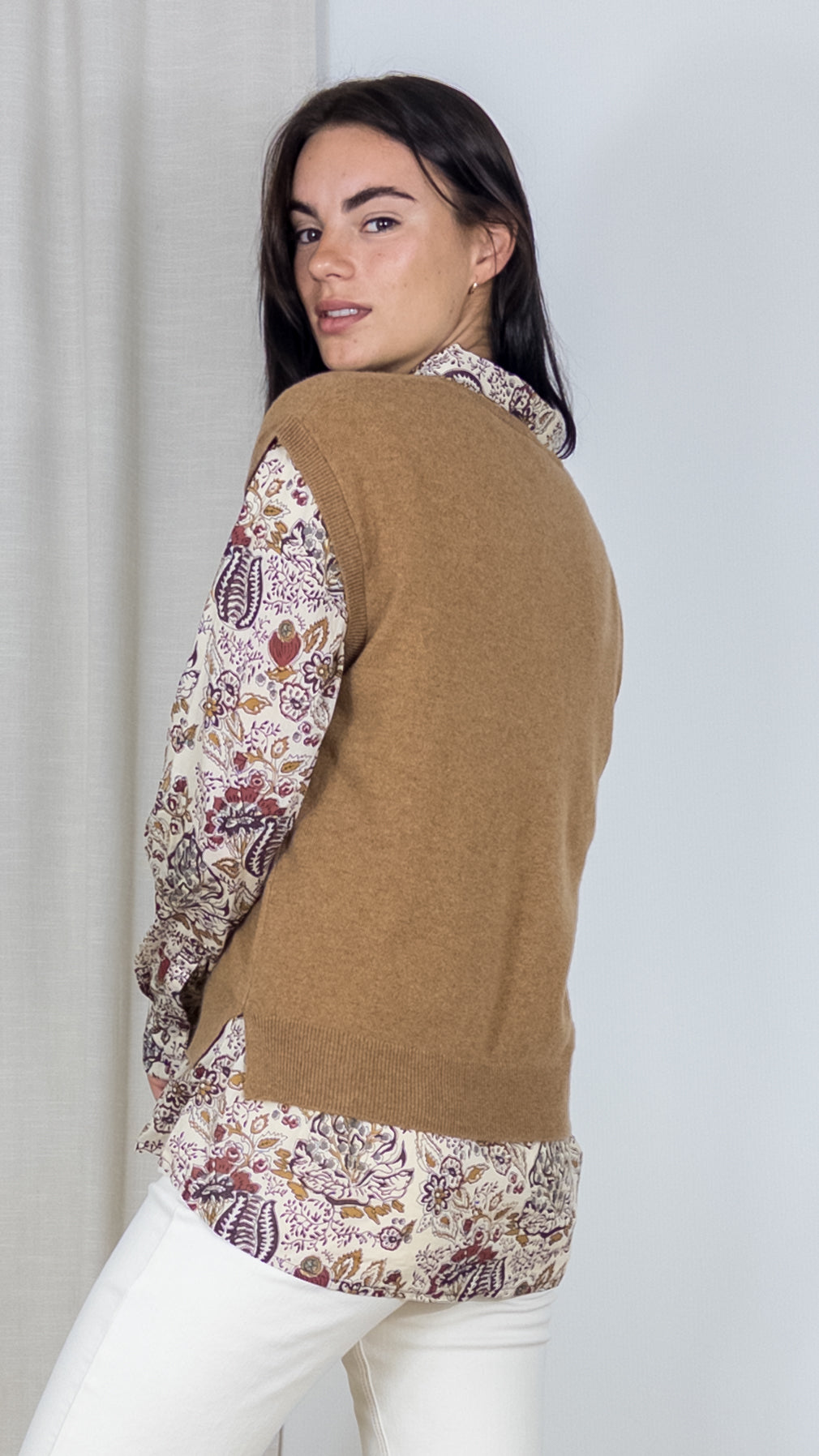 PULL V SANS MANCHES EN CACHEMIRE WES2385H ESTHEME CAMEL