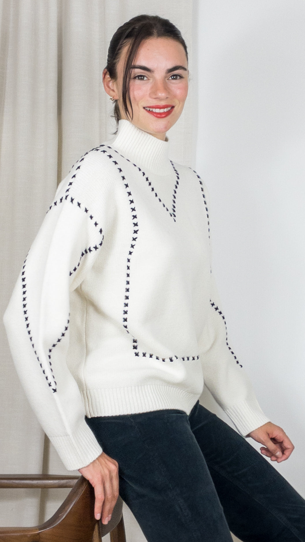 PULL EN LAINE MERINOS SURPIQUE BOGLA NOT SHY ECRU NOIR