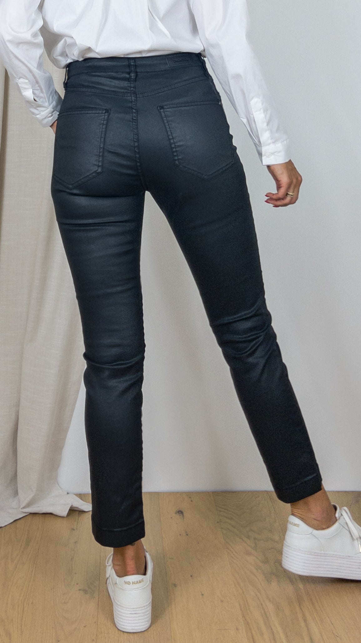 PANTALON SLIM ENDUIT NOIR DENIM STUDIO COLETTE WAX SATEEN