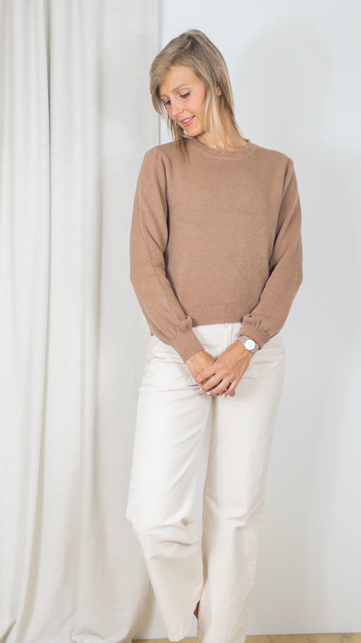 PULL COURT RAS DE COU STUDIO PARISIEN 9422 CAMEL FONCE