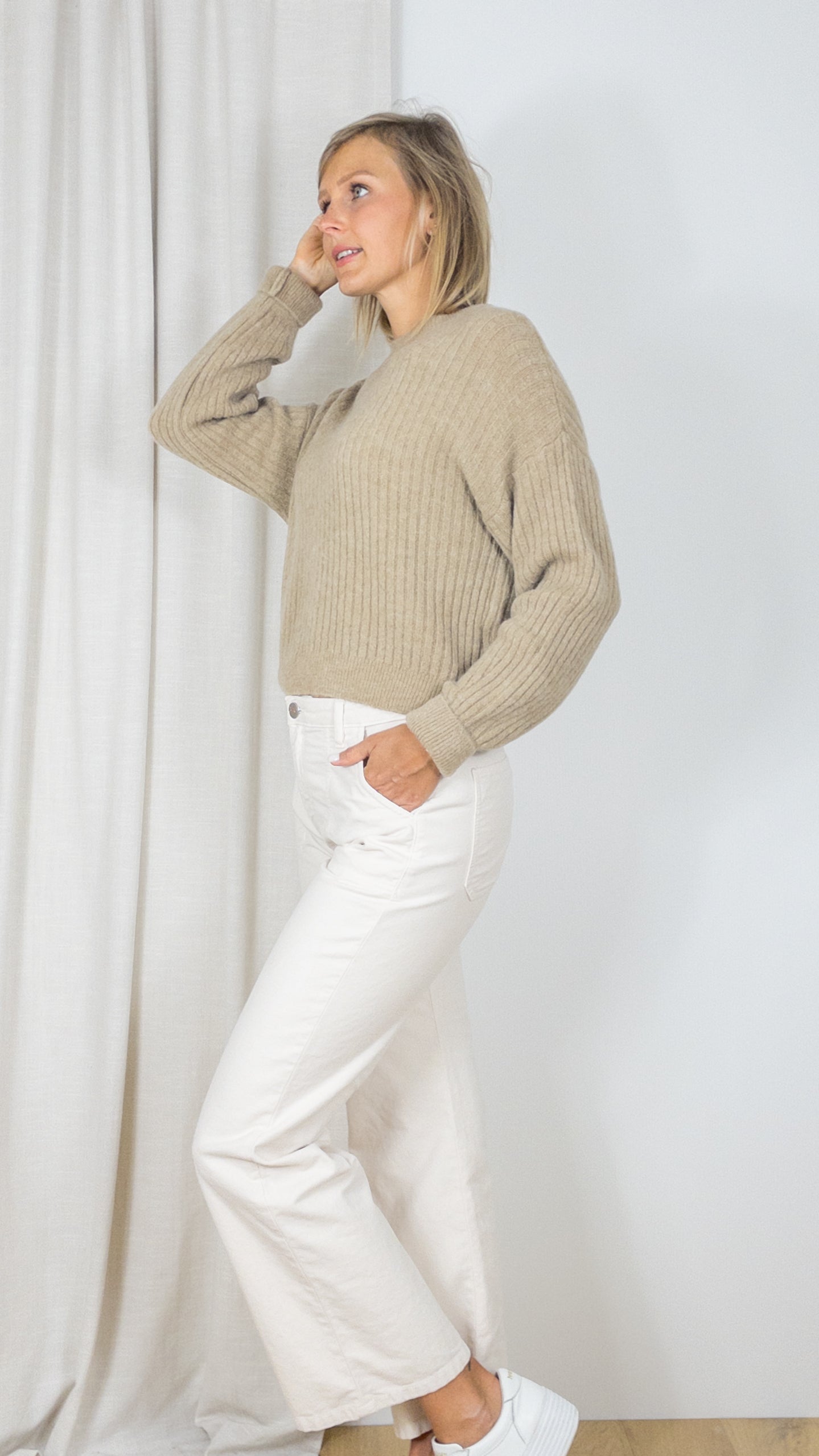 PULL RAS DE COU MAILLE COTELEE STUDIO PARISIEN 9407 CAMEL TILLEUL