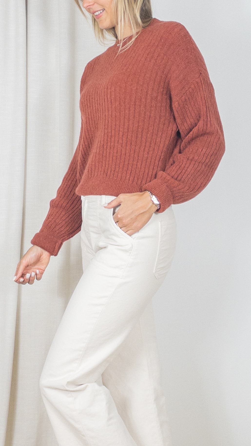 PULL RAS DE COU MAILLE COTELEE STUDIO PARISIEN 9407 NOISETTE