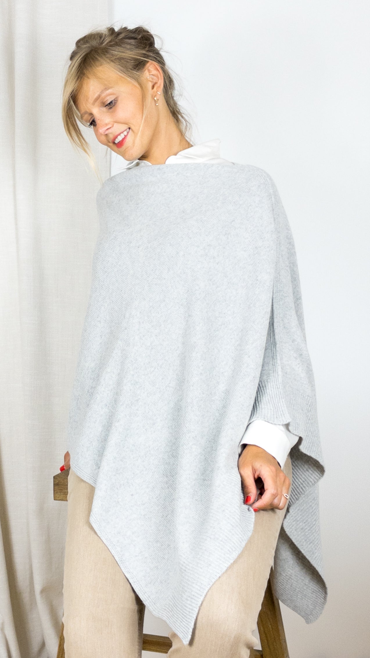PONCHO VOUS 0107 GRIS