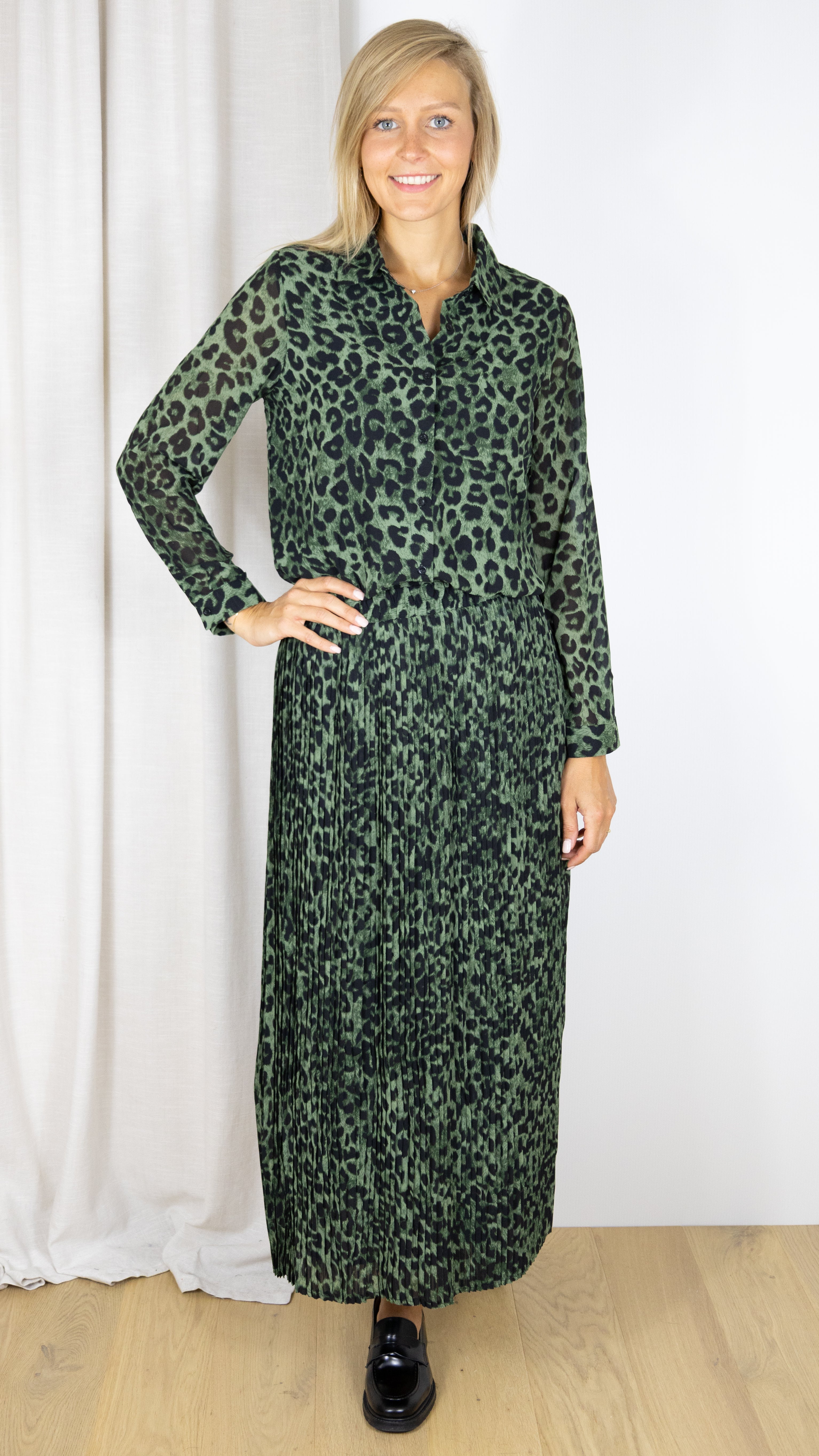 JUPE IMPRIME LEOPARD LILIE ROSE DX18870 VERT