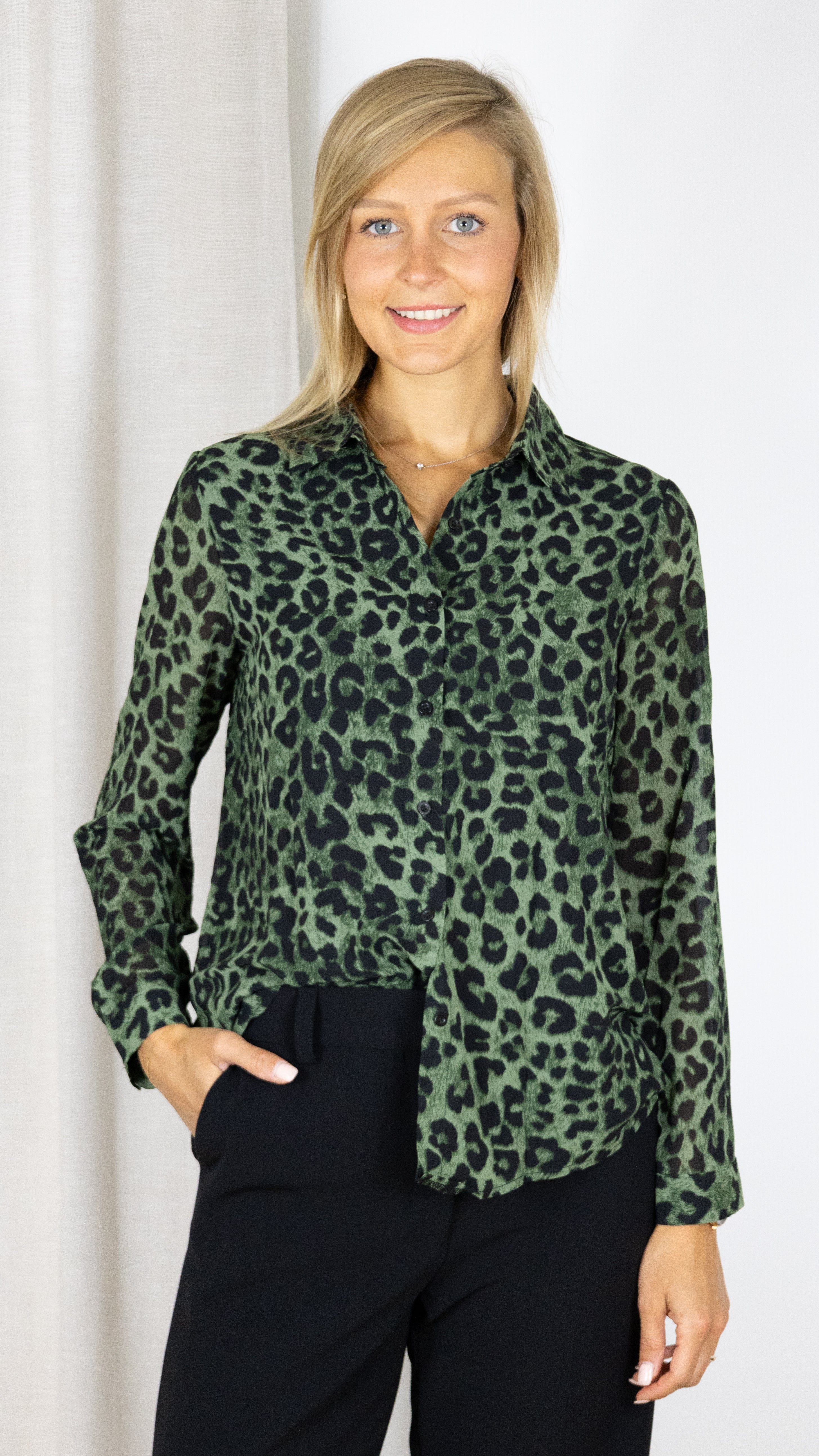 CHEMISE LILIE ROSE LEOPARD VERT DX13177