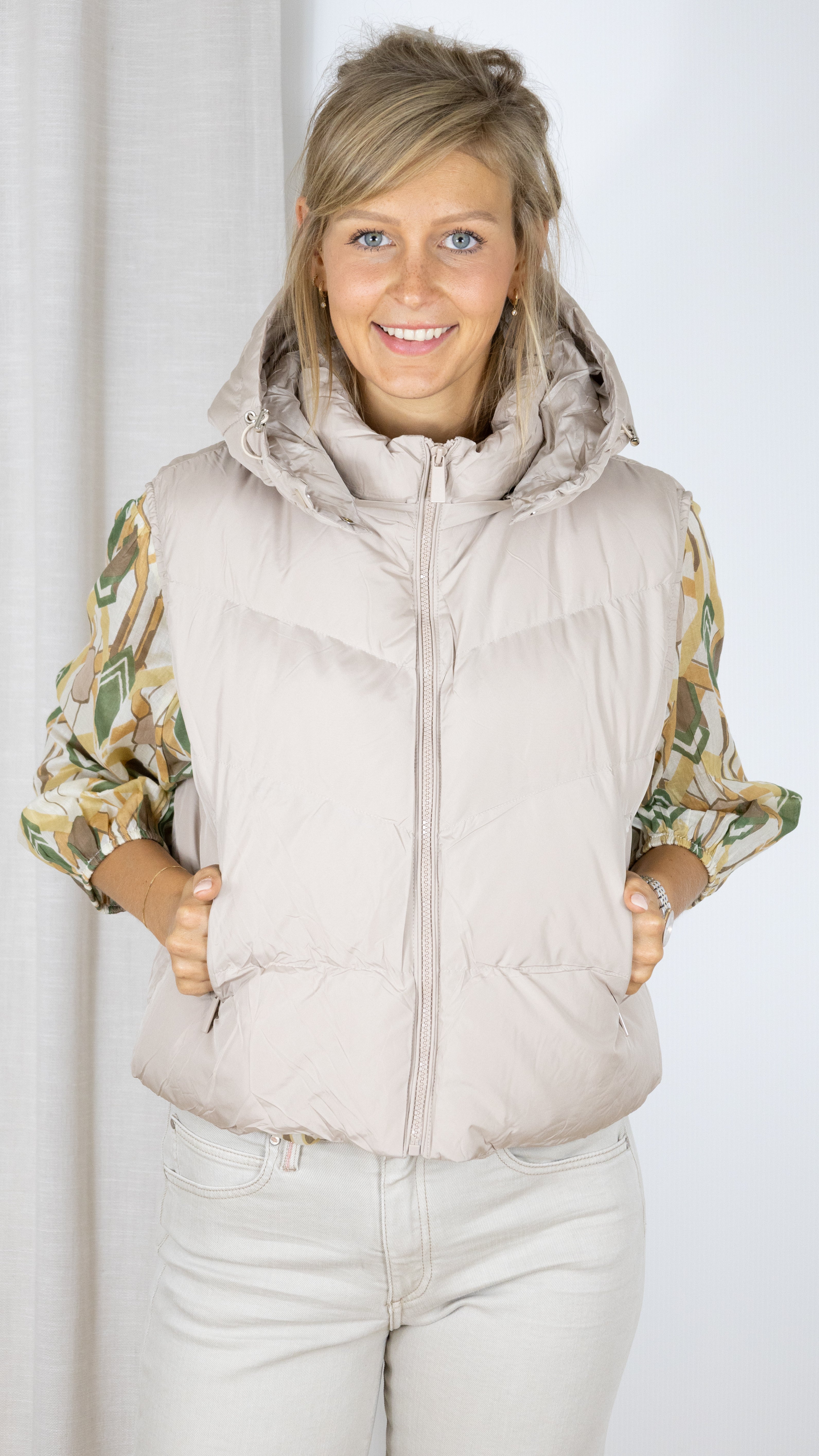 DOUDOUNE COURTE SANS MANCHES ATTRAIT AT8329 BEIGE
