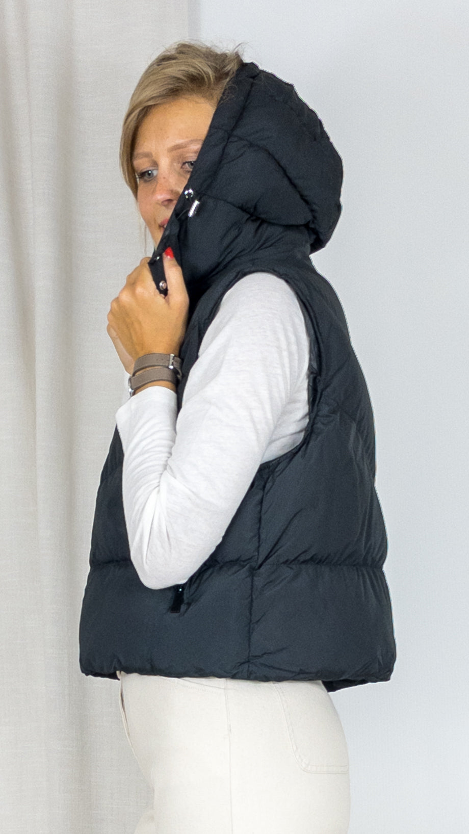 DOUDOUNE COURTE SANS MANCHES ATTRAIT AT8329 NOIR