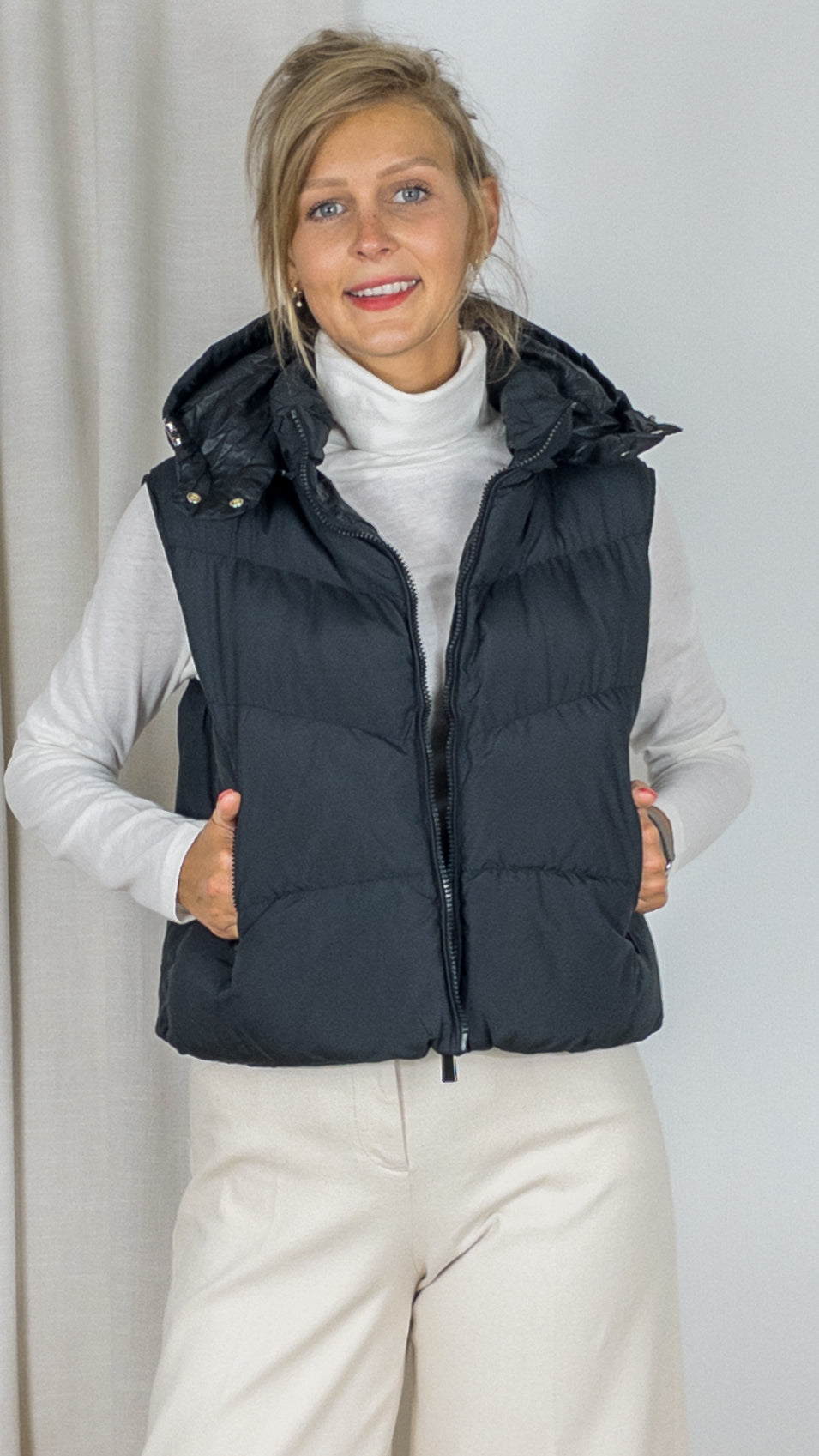 DOUDOUNE COURTE SANS MANCHES ATTRAIT AT8329 NOIR