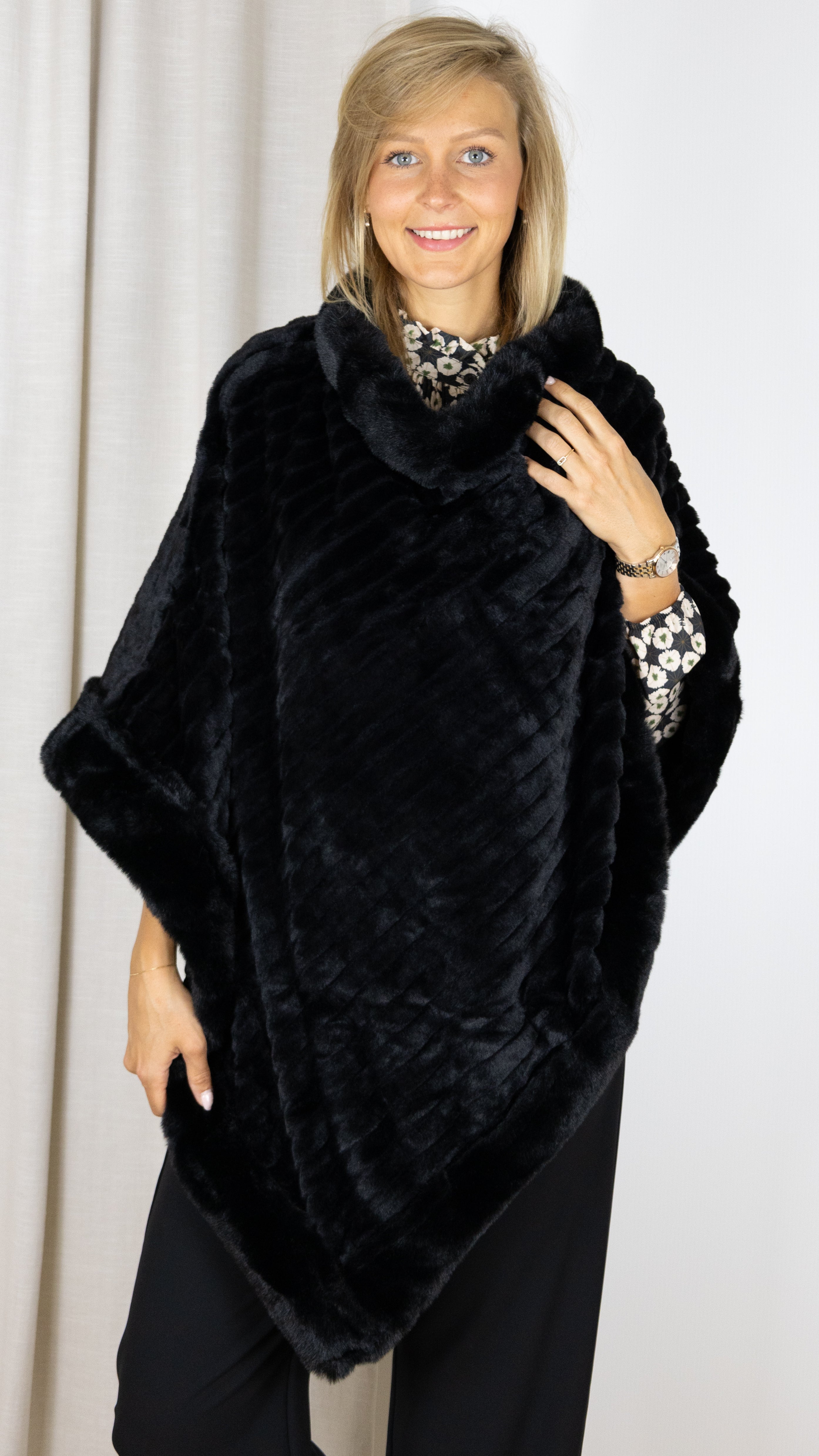 PONCHO FAUSSE FOURRURE VOUS F49072 NOIR