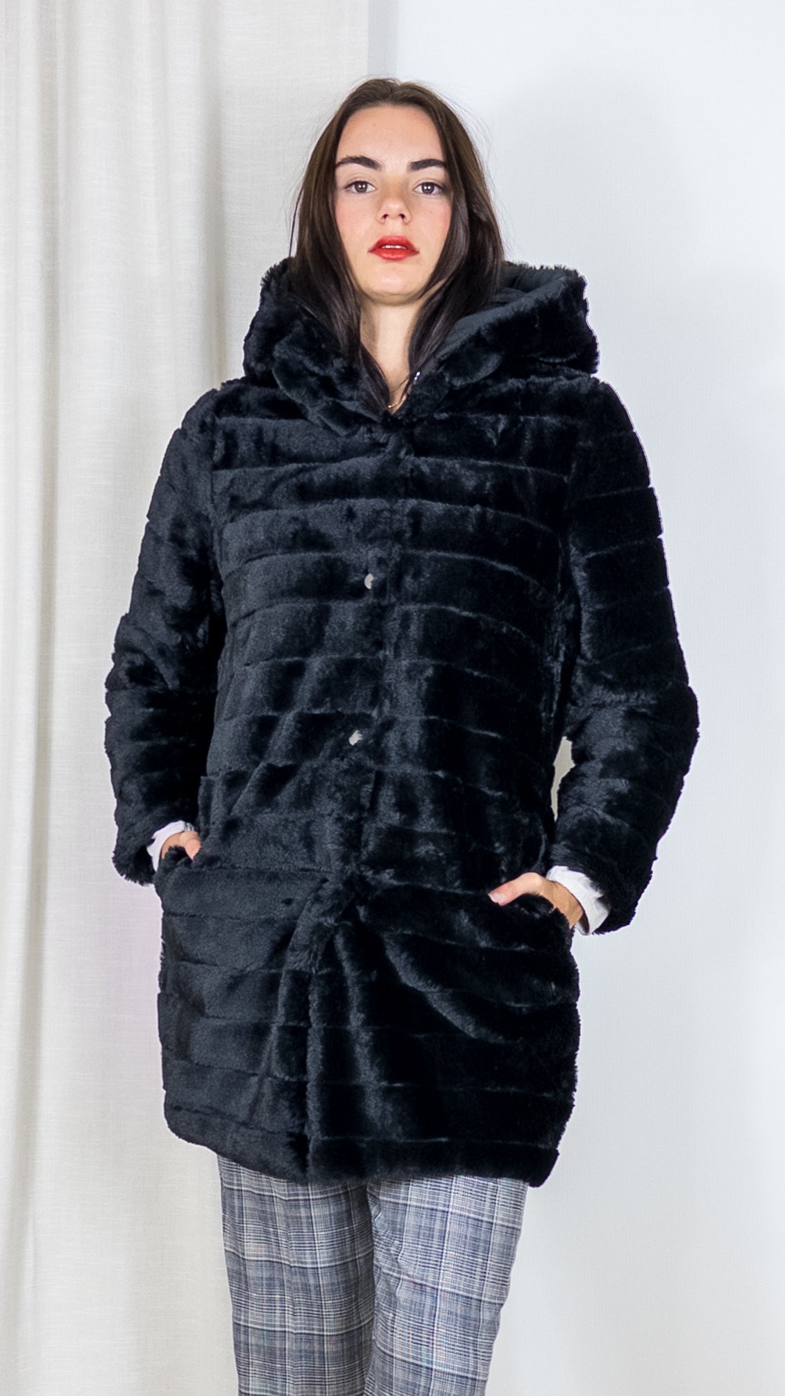 MANTEAU MI-LONG EN FAUSSE FOURRURE F5507 VOUS NOIR