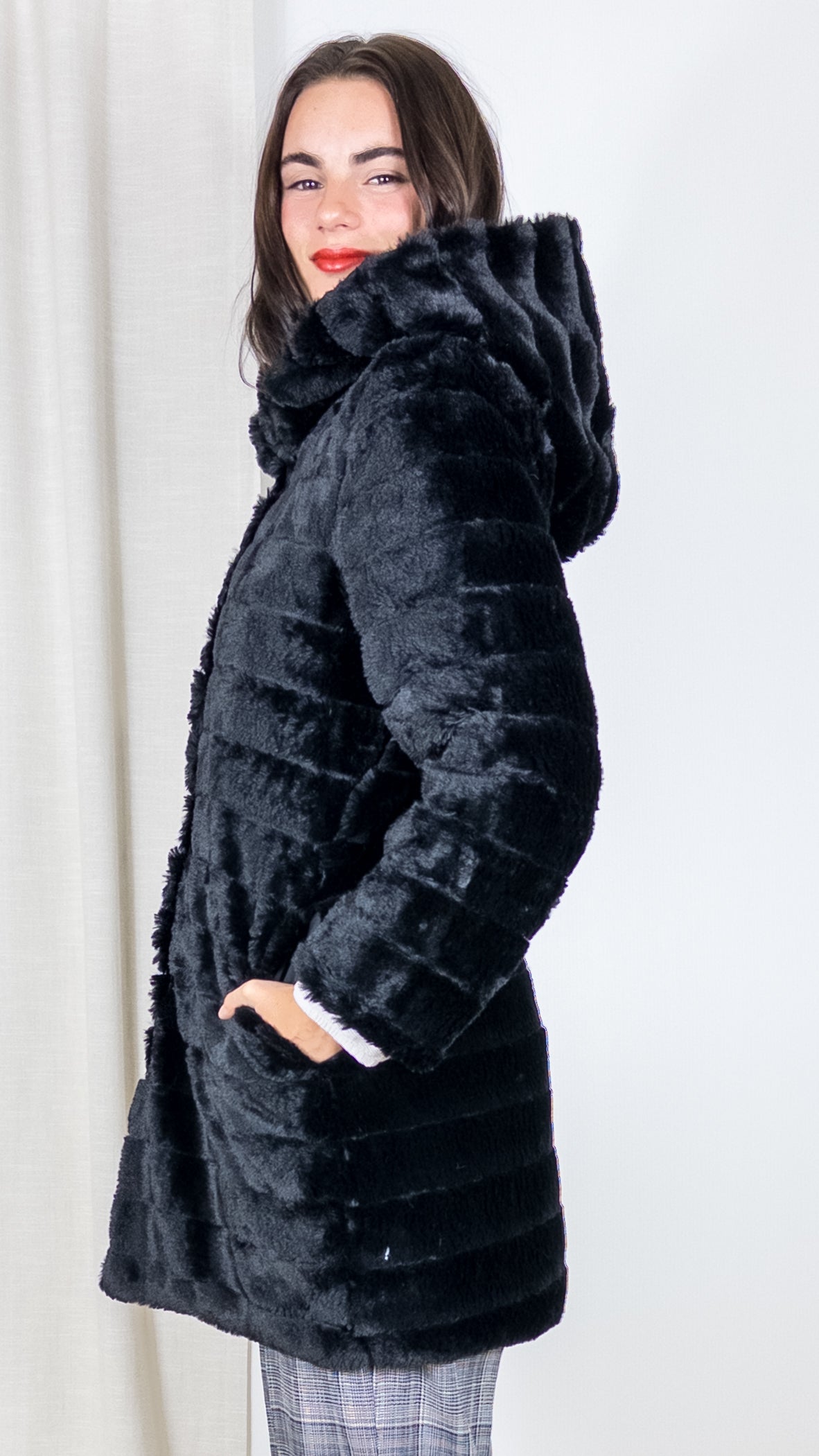 MANTEAU MI-LONG EN FAUSSE FOURRURE F5507 VOUS NOIR