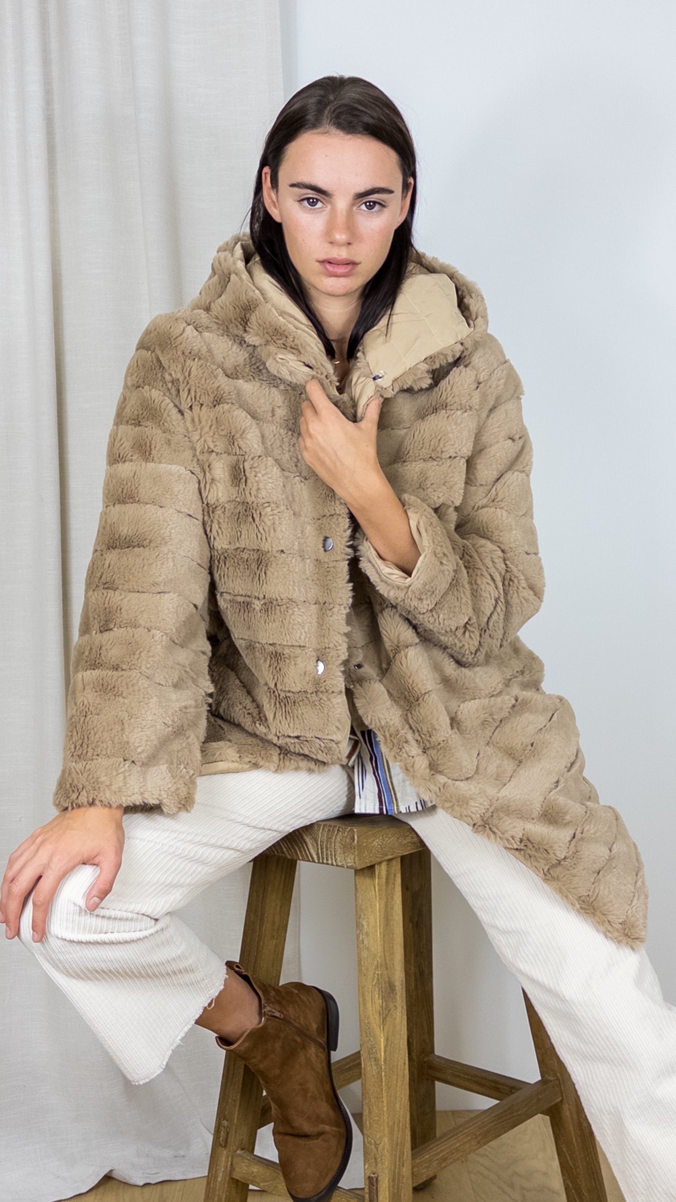 MANTEAU MI-LONG EN FAUSSE FOURRURE F5507 VOUS CAMEL