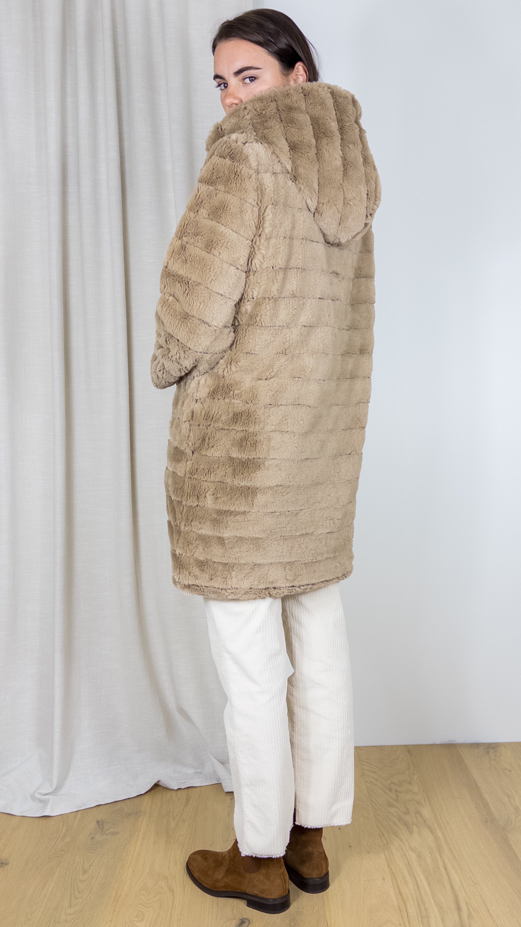 MANTEAU MI-LONG EN FAUSSE FOURRURE F5507 VOUS CAMEL