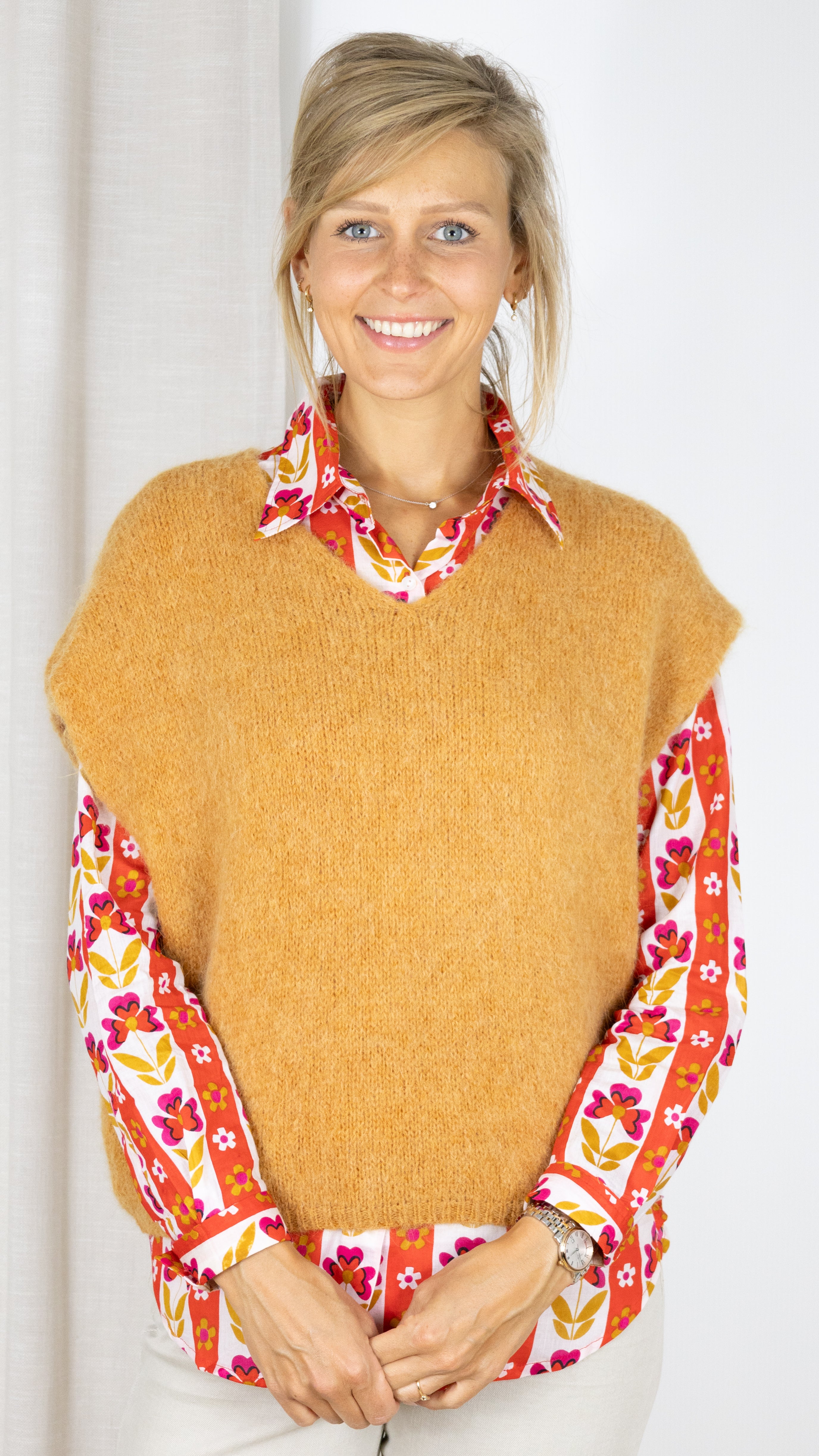 PULL V SANS MANCHES MANNAH LUK AP BISCOTTO CAMEL