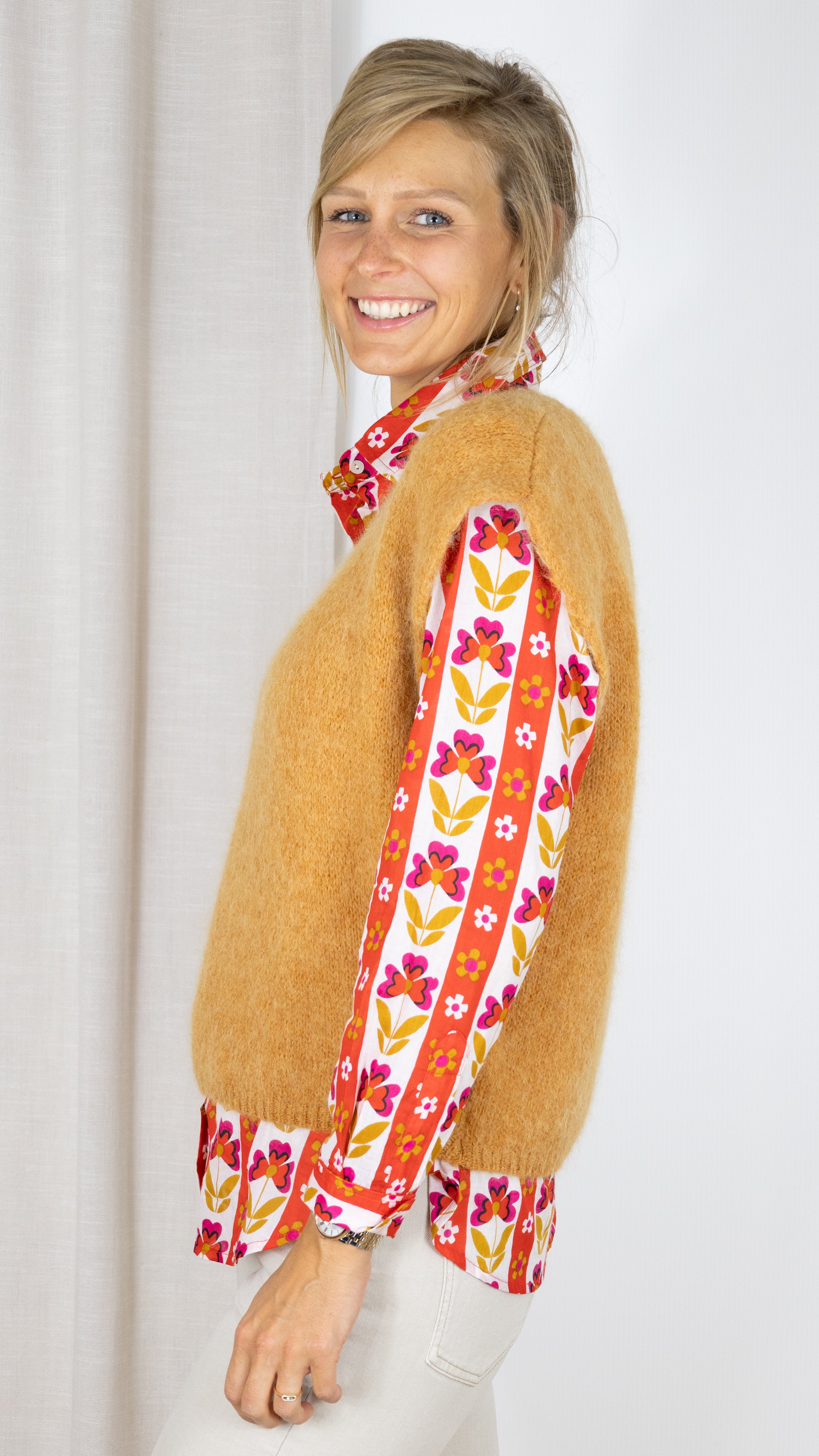 PULL V SANS MANCHES MANNAH LUK AP BISCOTTO CAMEL