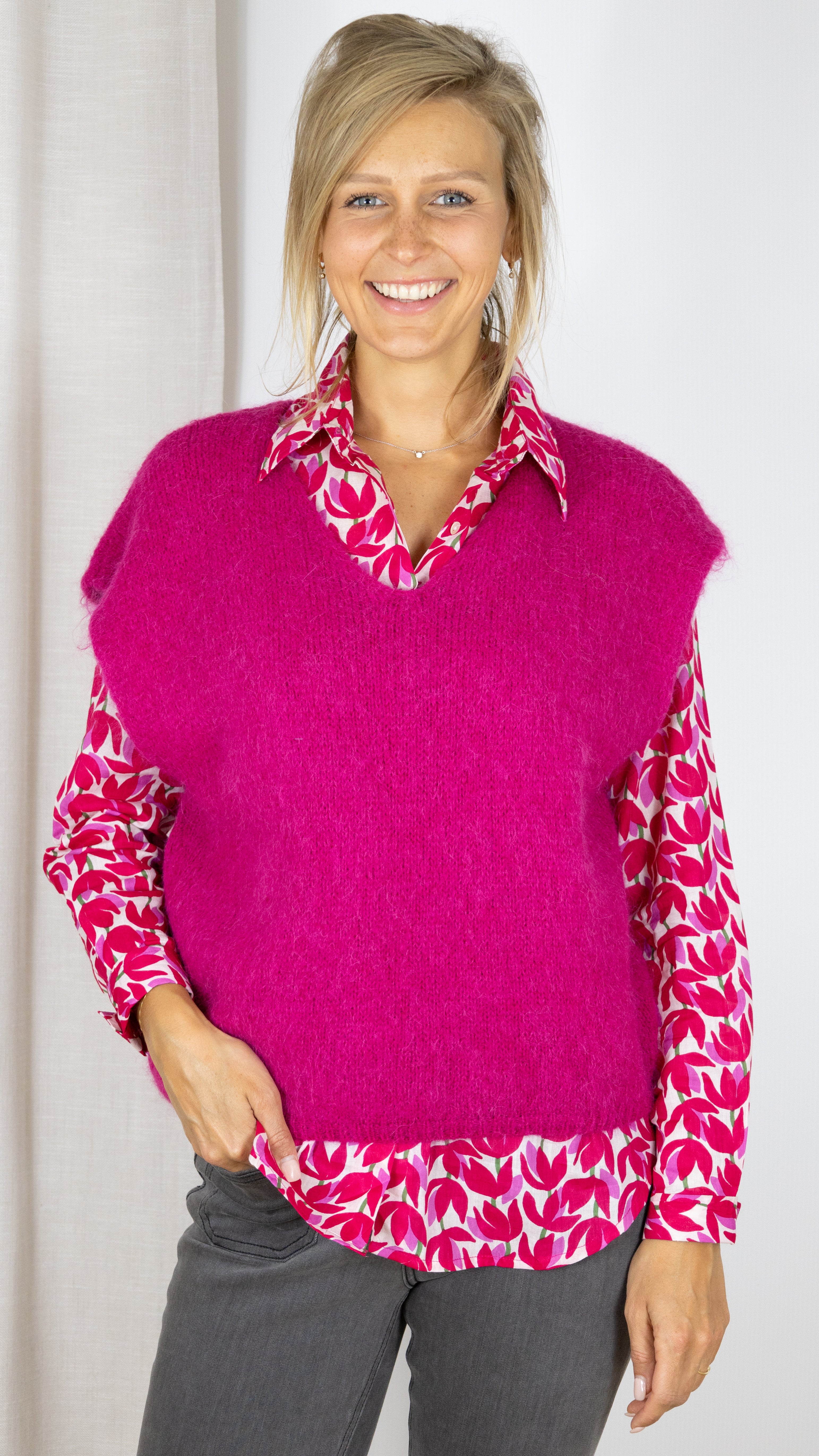 PULL V SANS MANCHES MANNAH LUK AP FUSHIA