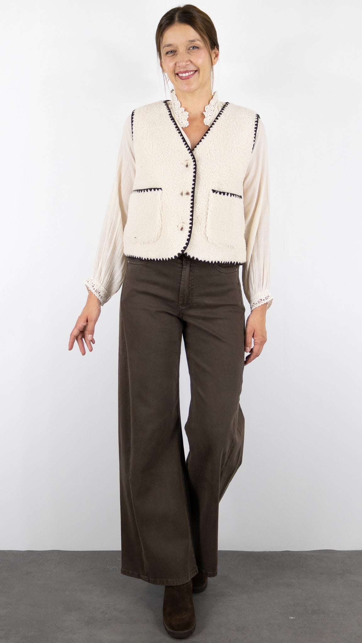 GILET SANS MANCHES MOUTON IT HIPPIE 01879/939#COLOR_ECRU/CHOCO