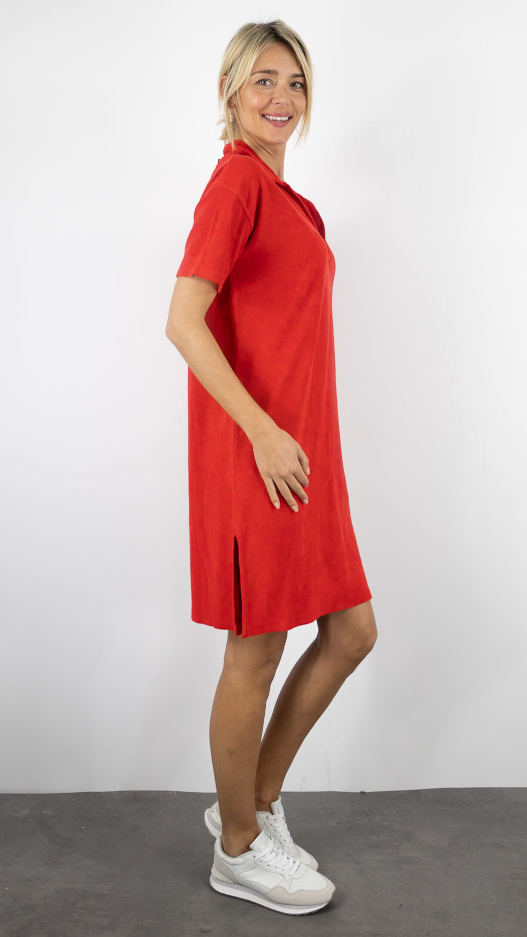 ROBE EN EPONGE DROITE MANCHES COURTES POUR FEMME#COLOR_05/TOMATO ROUGE