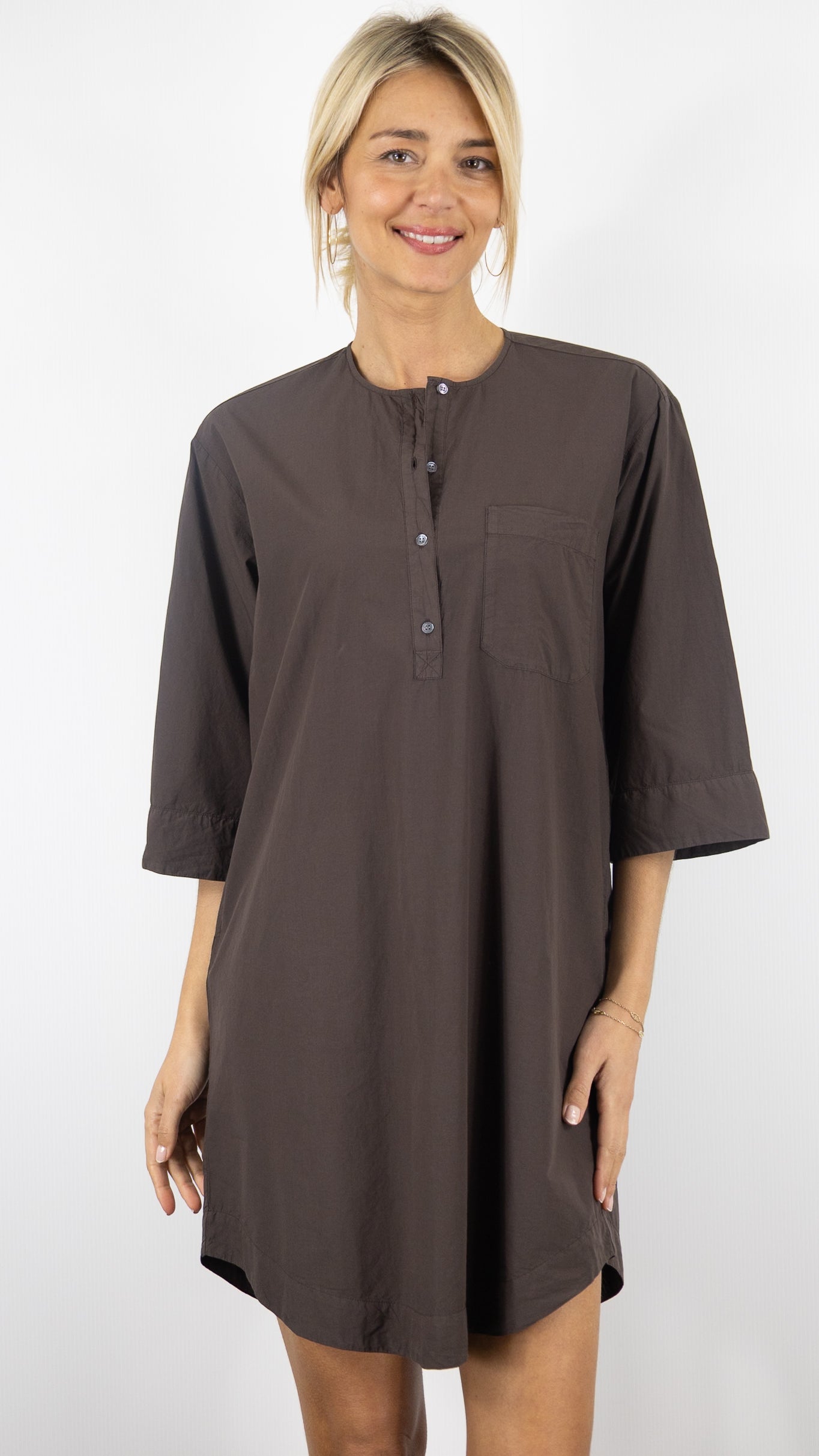 ROBE COURTE EN COTON #COLOR_29/WOOD CHOCO