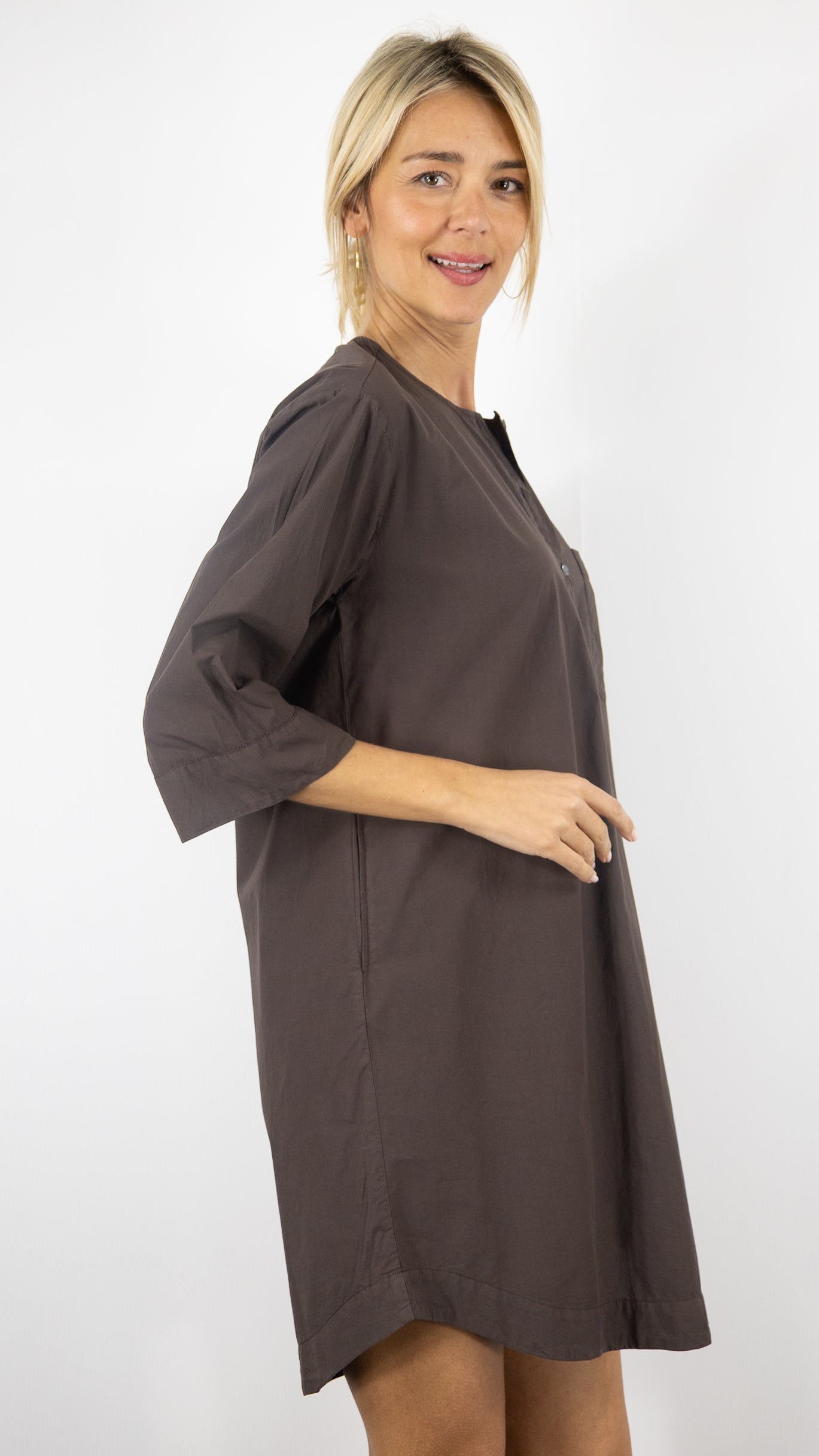 ROBE COURTE EN COTON #COLOR_29/WOOD CHOCO