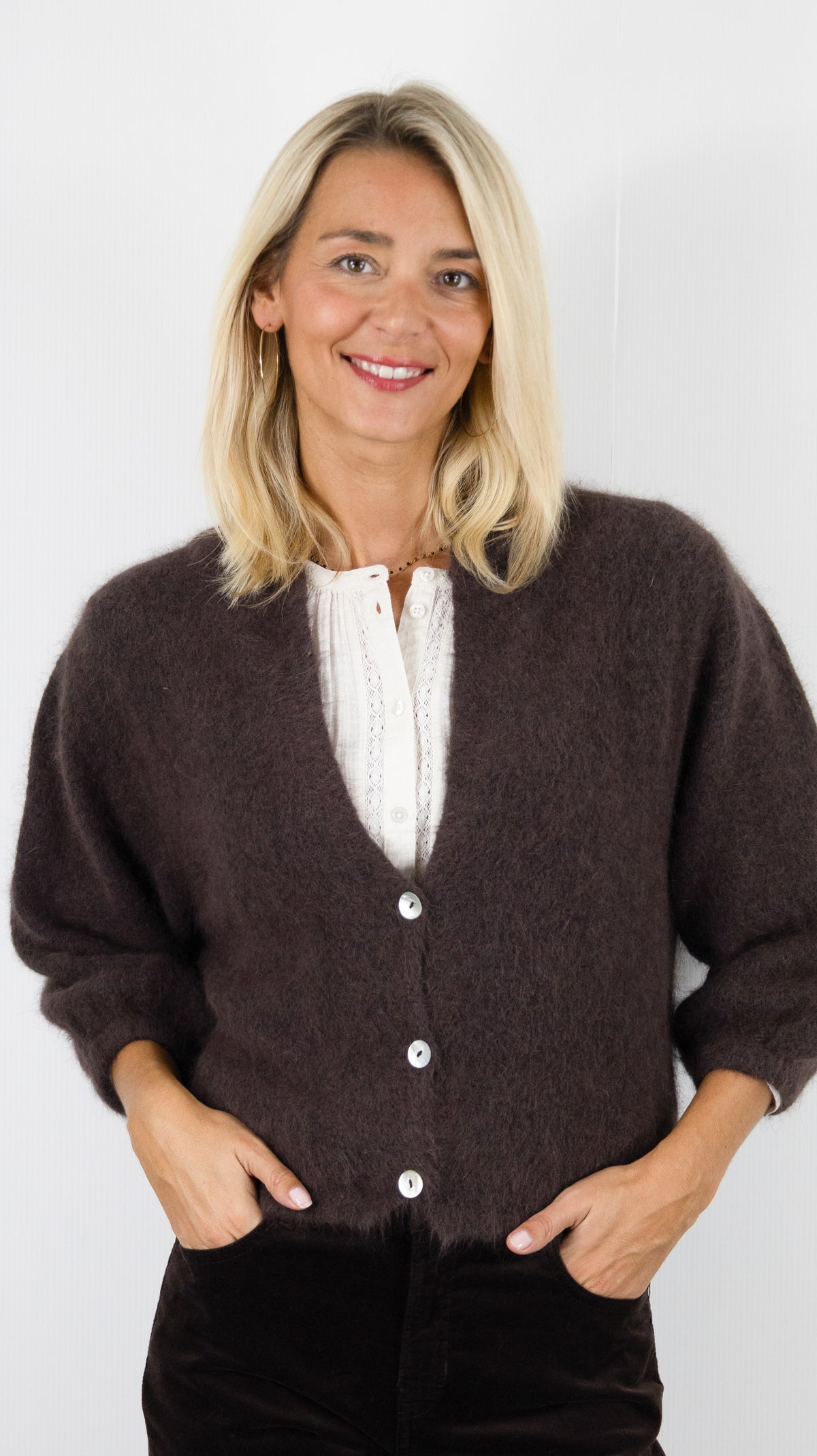CARDIGAN COURT POUR FEMME NAIS AN25660-1#COLOR_CHOCO