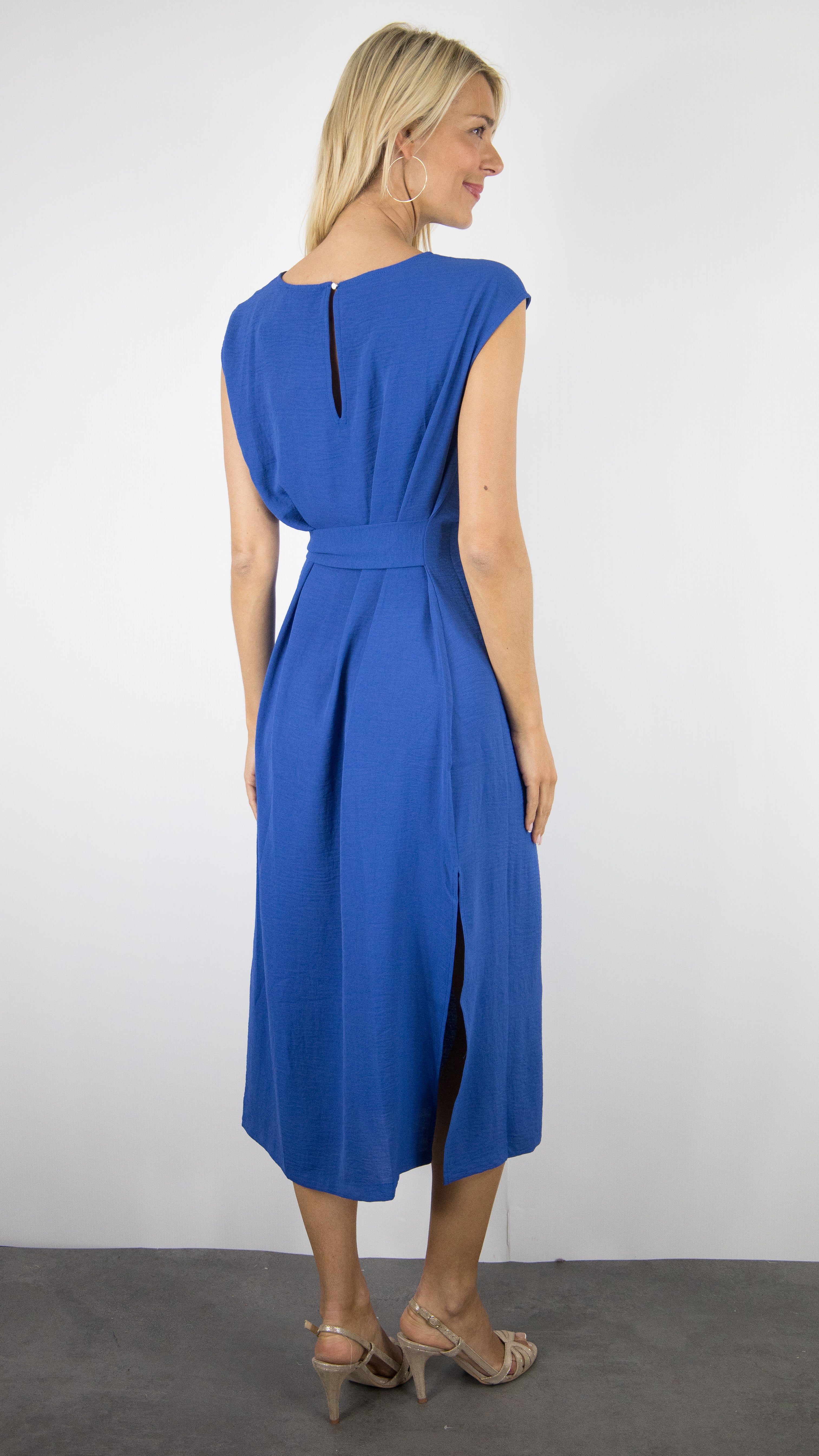ROBE MIDI SANS MANCHES FLUIDE CROISEE POUR FEMME YCOO 10215#COLOR_BLEU