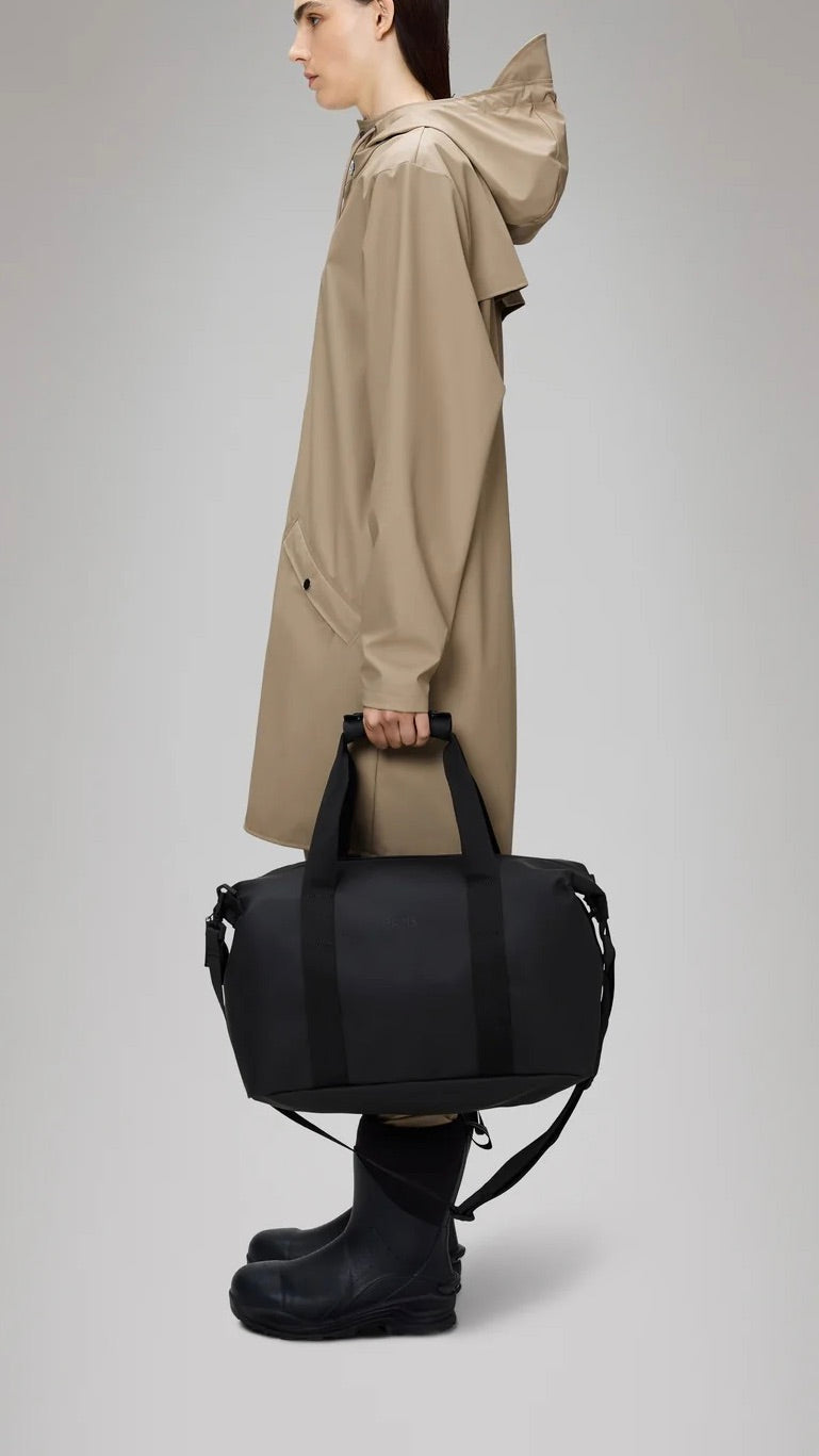 SAC WEEK END IMPERMEABLE RAINS HILO WEEK END BAG SMALL 14220#COL0R_01/NOIR MAT