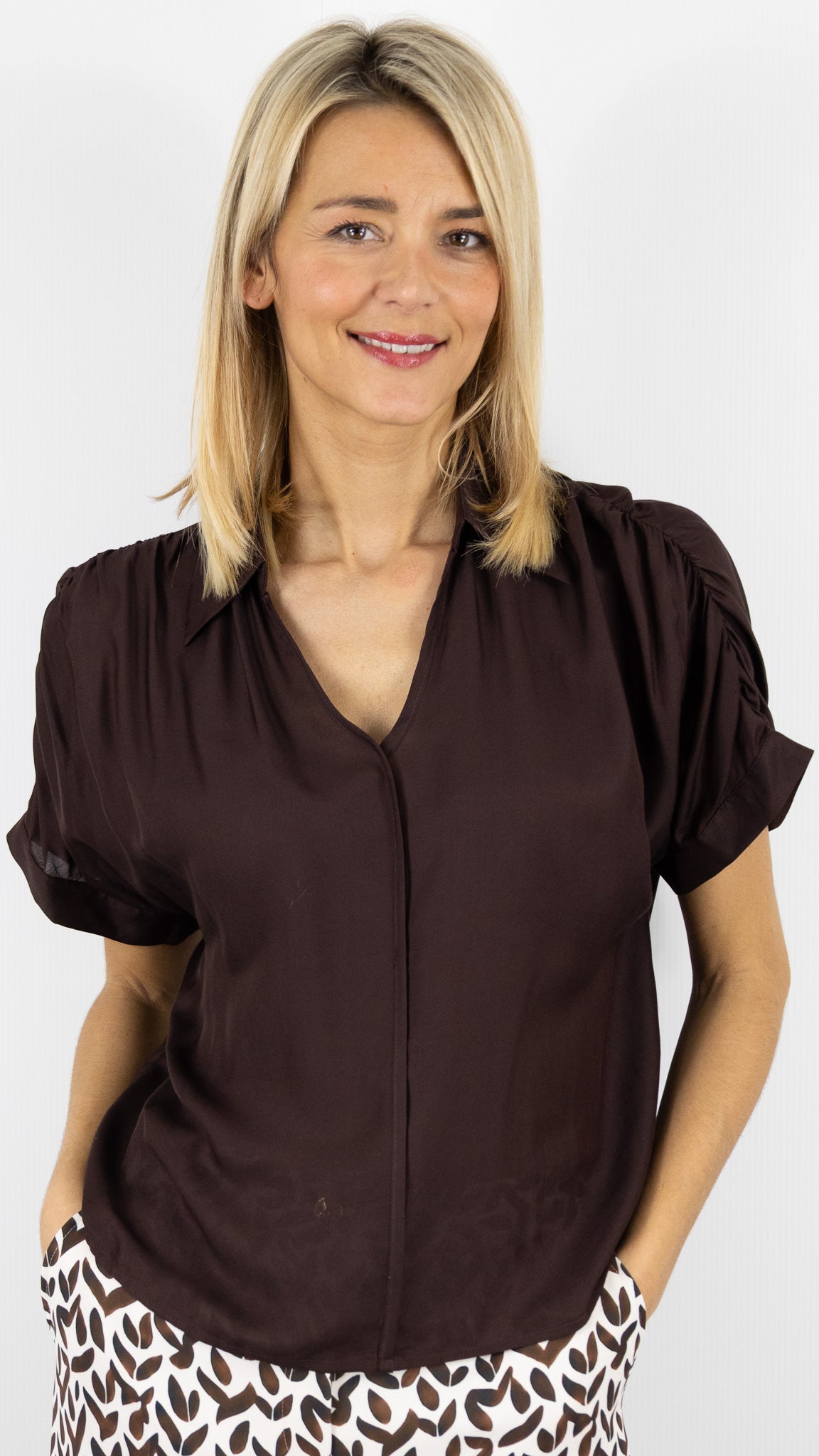 BLOUSE COURTE MANCHES COURTES EN SOIE CHOCO CAROLINE BISS 1625