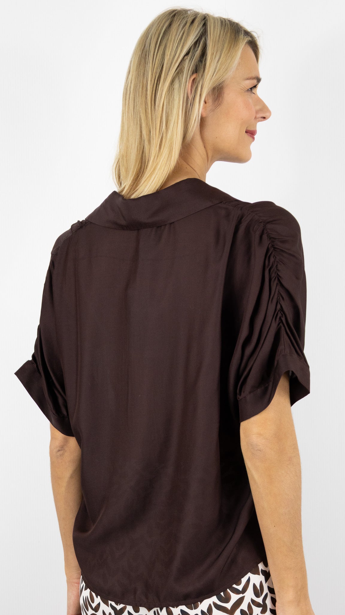 BLOUSE COURTE MANCHES COURTES EN SOIE CHOCO CAROLINE BISS 1625