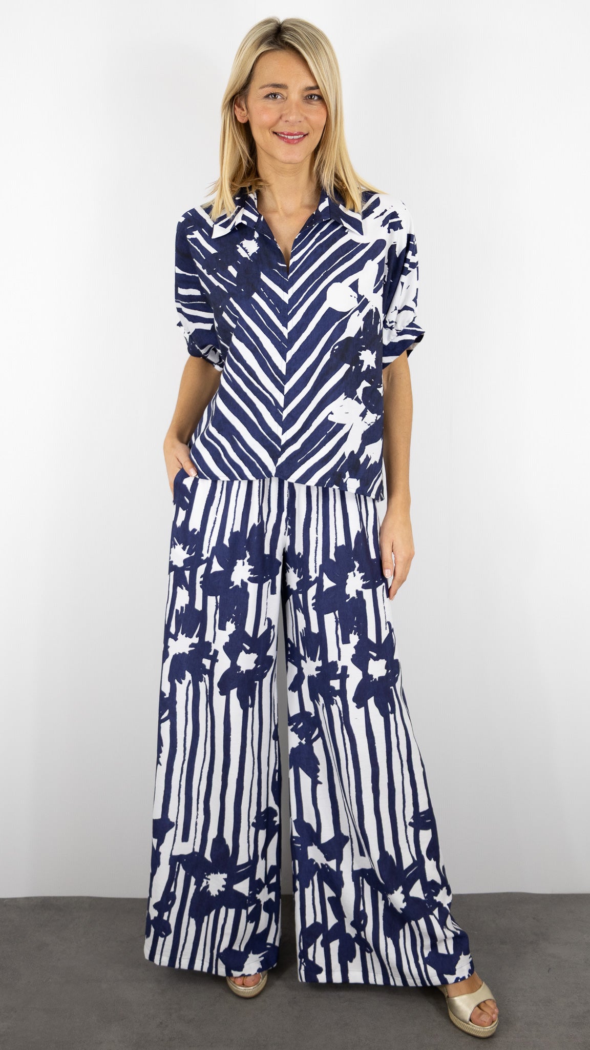 BLOUSE FLUIDE MANCHES COURTES IMPRIMEE BLEU ET BLANC CAROLINE BISS 1674