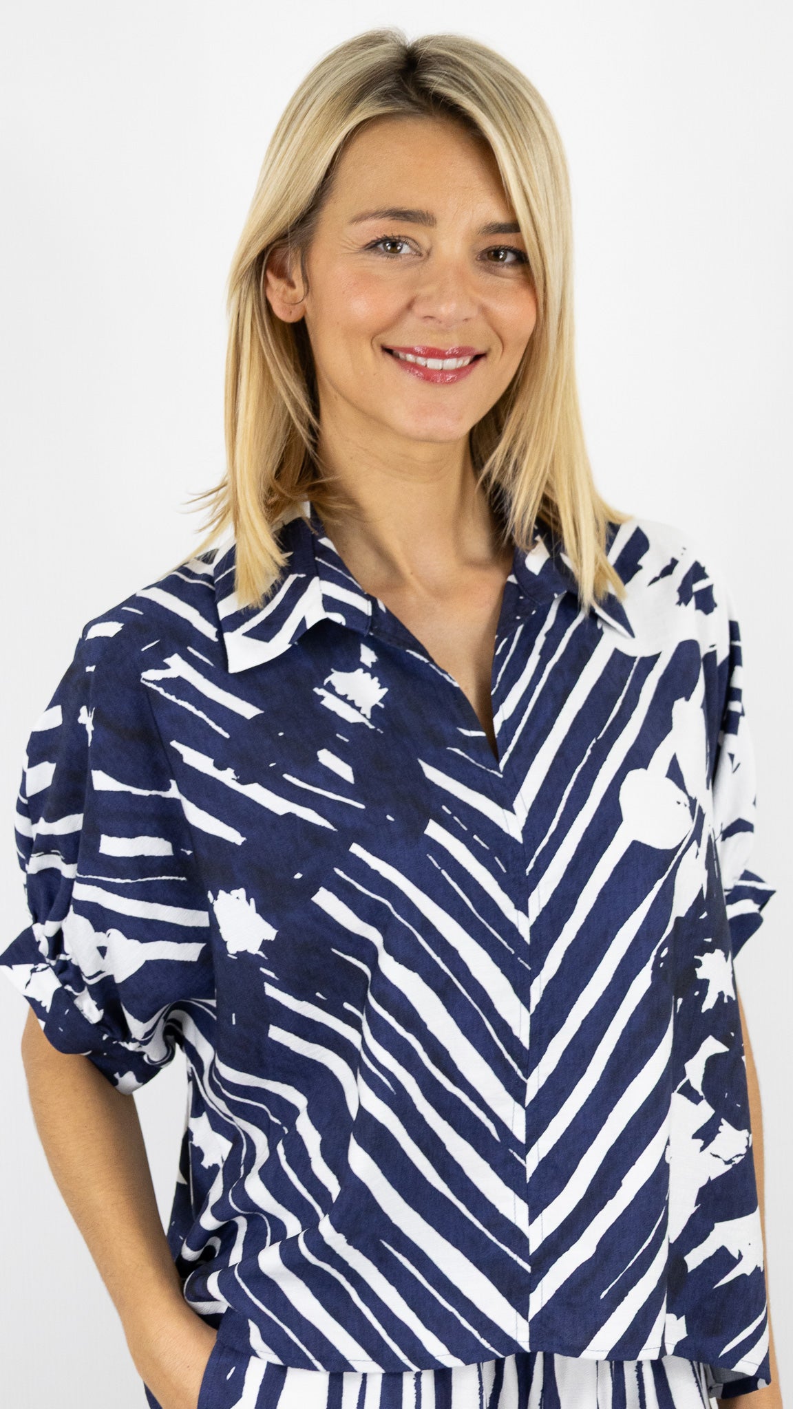 BLOUSE FLUIDE MANCHES COURTES IMPRIMEE BLEU ET BLANC CAROLINE BISS 1674