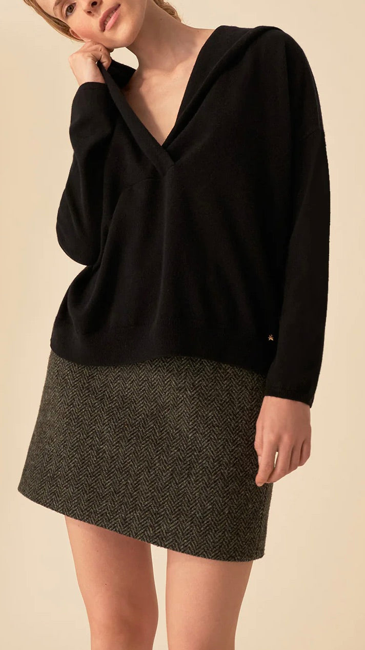 PULL A CAPUCHE ENCOLURE CHALE DES PETITS HAUTS ARIZONA PAVOT NOIR