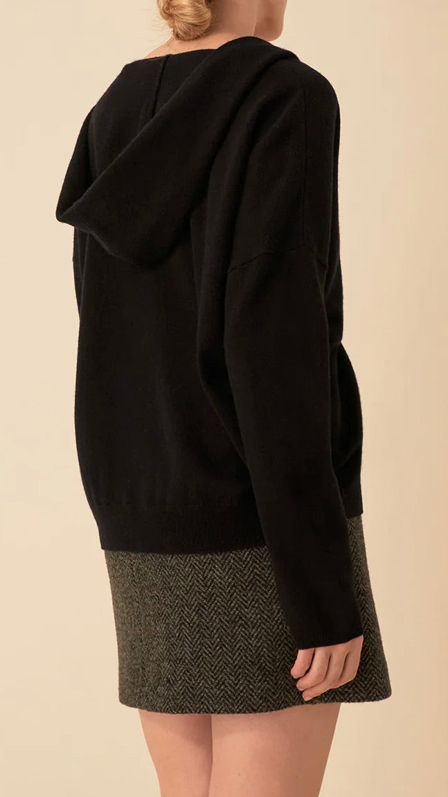 PULL A CAPUCHE ENCOLURE CHALE DES PETITS HAUTS ARIZONA PAVOT NOIR