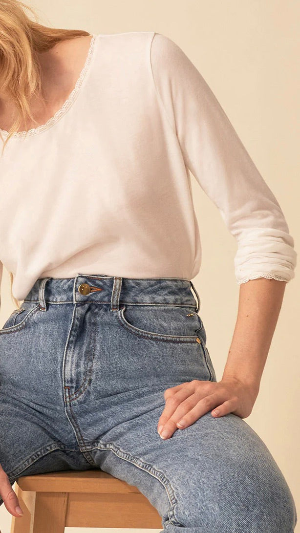 TEE SHIRT AVEC DENTELLE DES PETITS HAUTS IZELIE ECRU