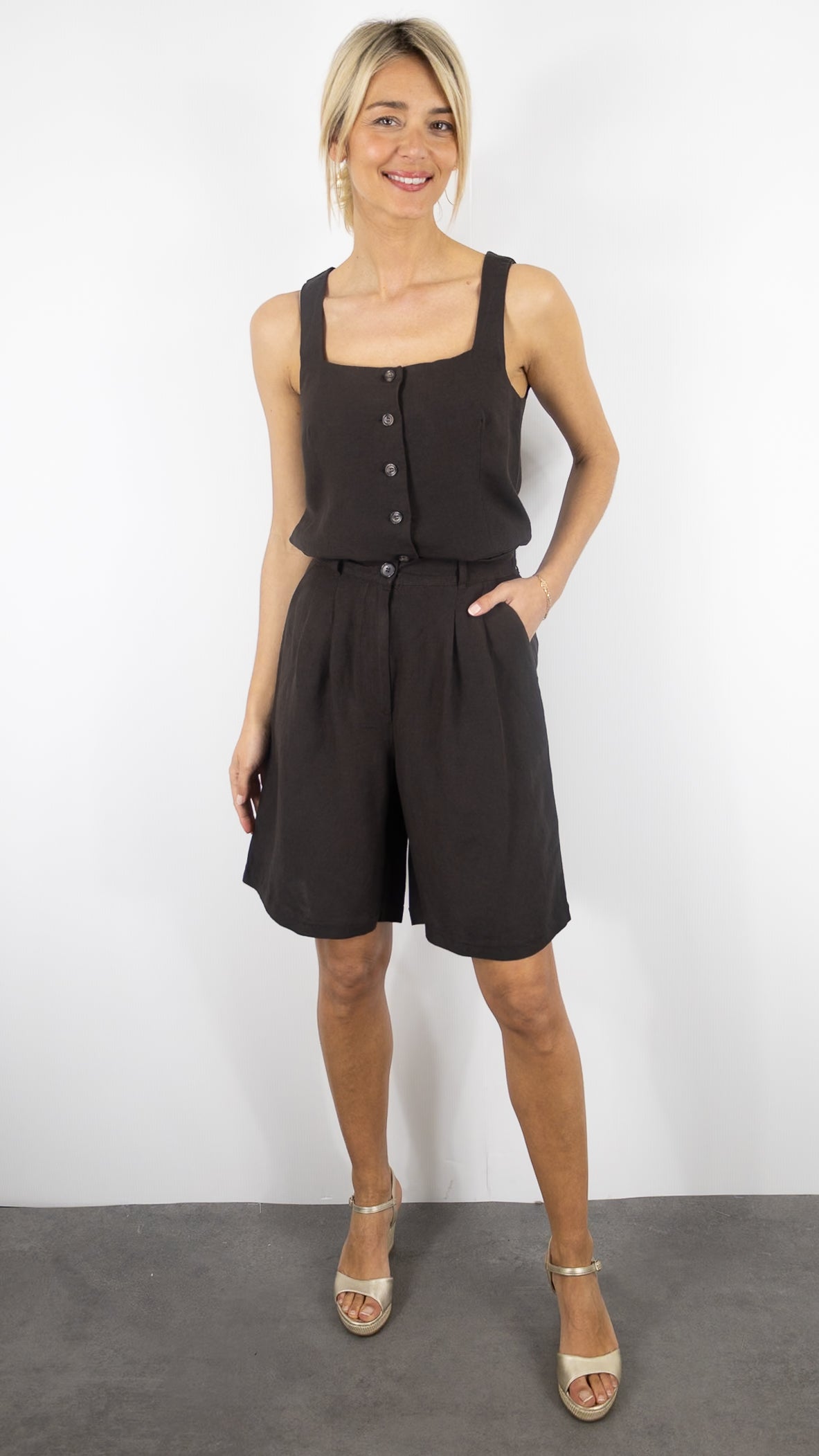 BERMUDA LARGE EN LIN POUR FEMME MARRON DES PETITS HAUTS TAHNIRI