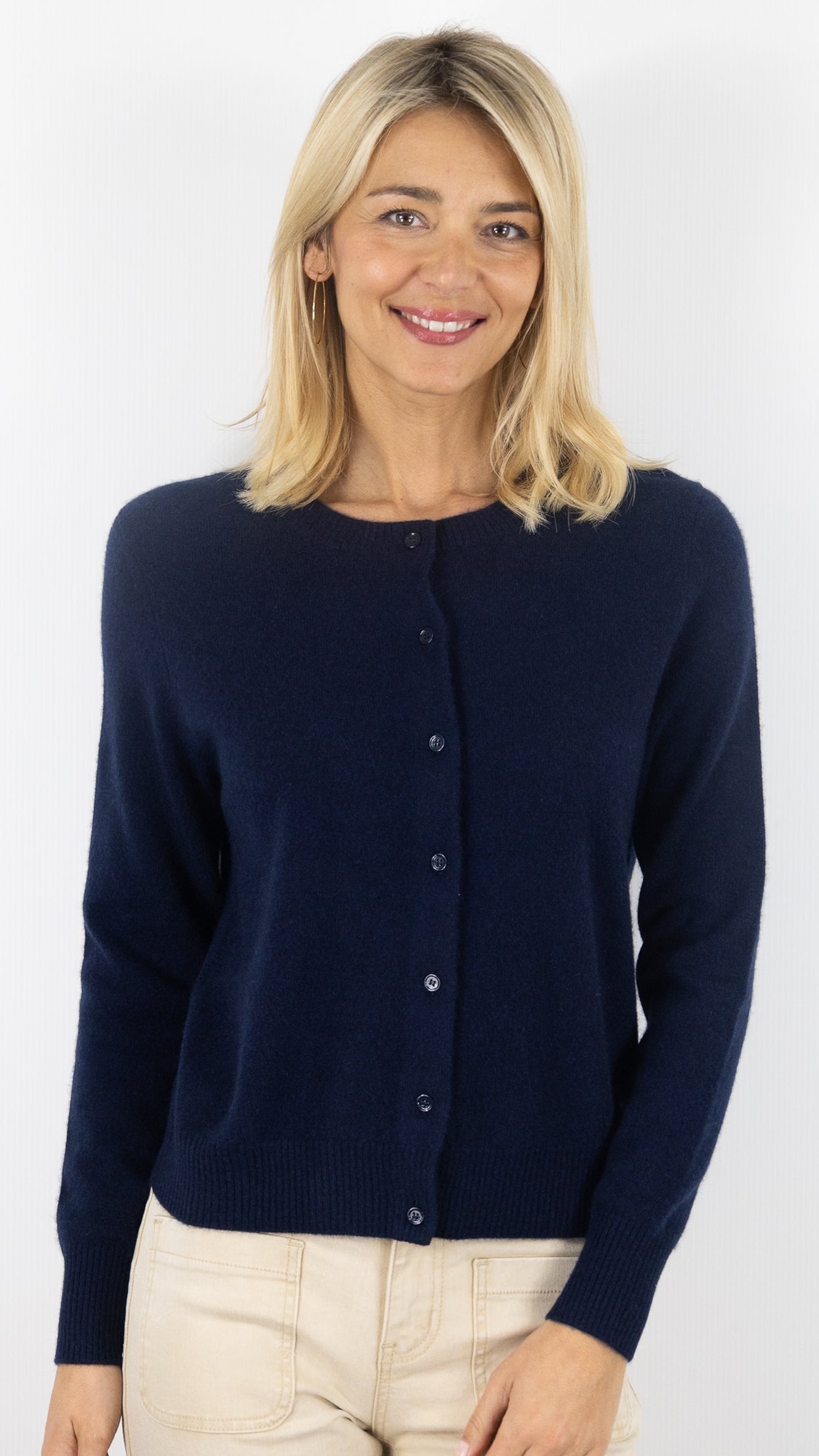 GILET COL ROND EN CACHEMIRE POUR FEMME#COLOR_53370/NUIT MARINE