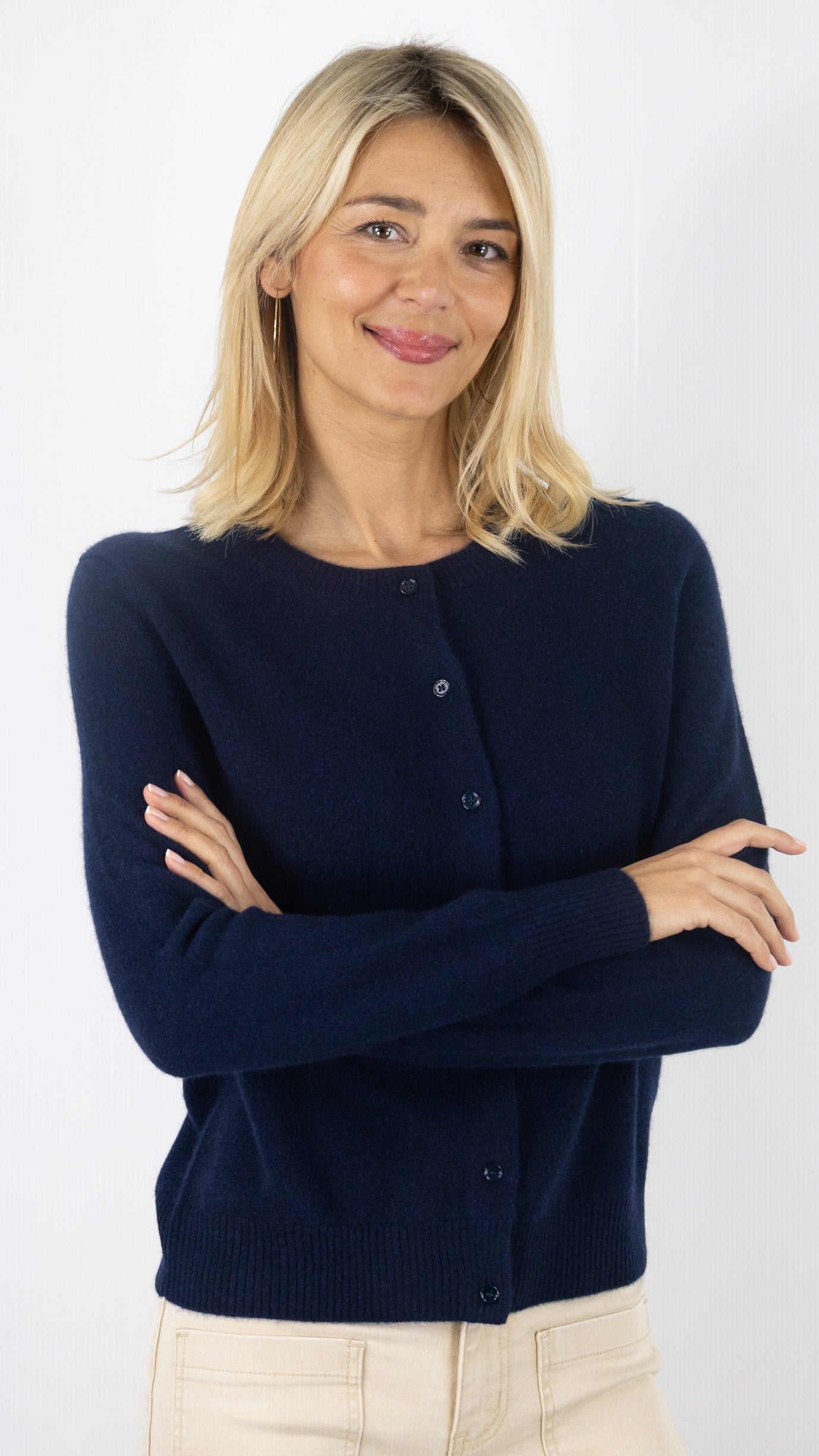 GILET COL ROND EN CACHEMIRE POUR FEMME#COLOR_53370/NUIT MARINE