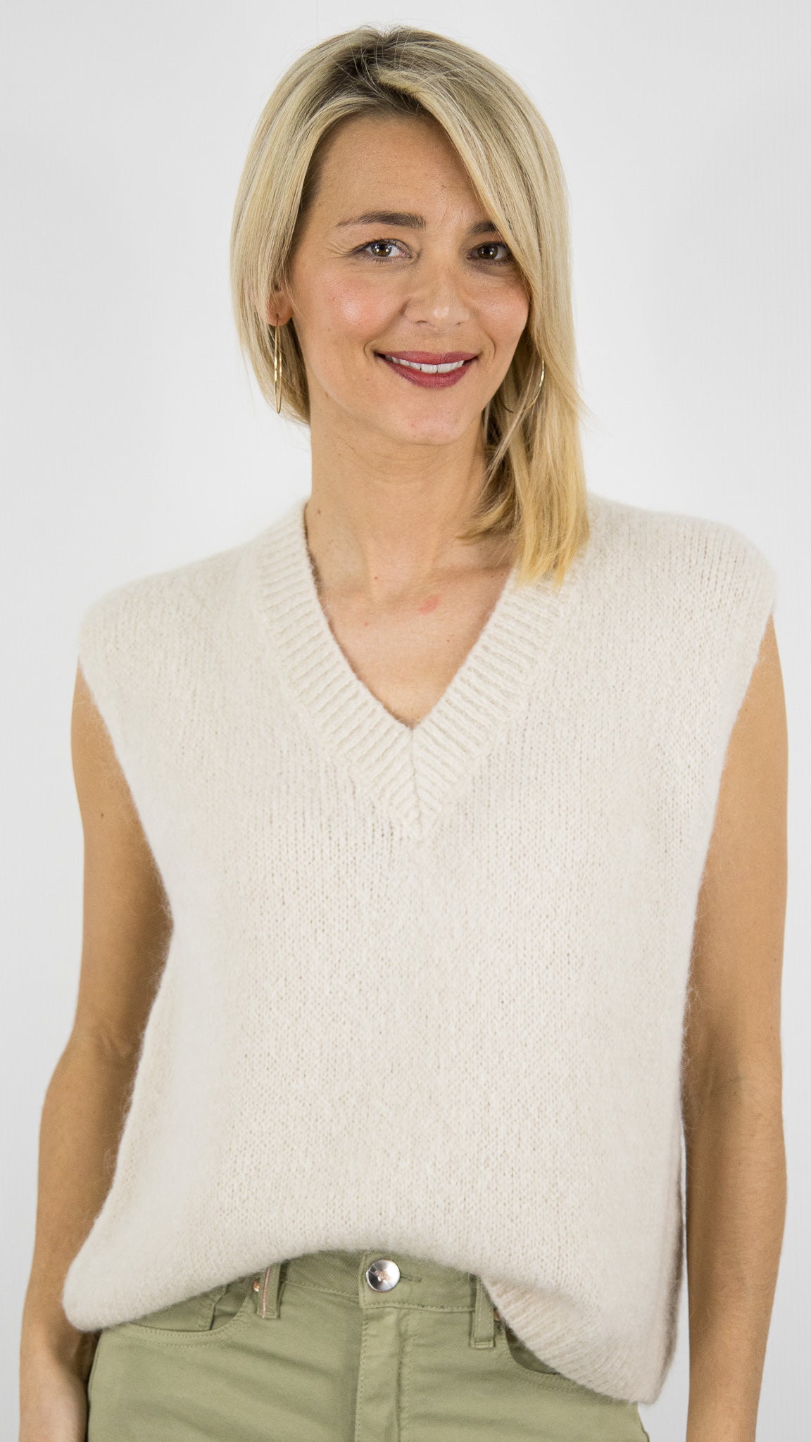 PULL COL V SANS MANCHES EN KID MOHAIR POUR FEMME ANDROMEDE 2238#COLOR_BEIGE