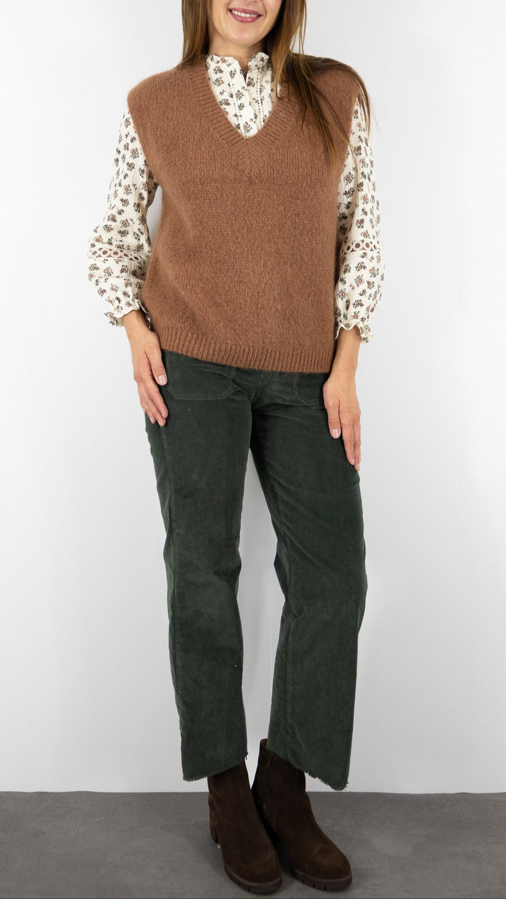 PULL V SANS MANCHES EN ALPAGA POUR FEMME ANDROMEDE 2238 CAMEL