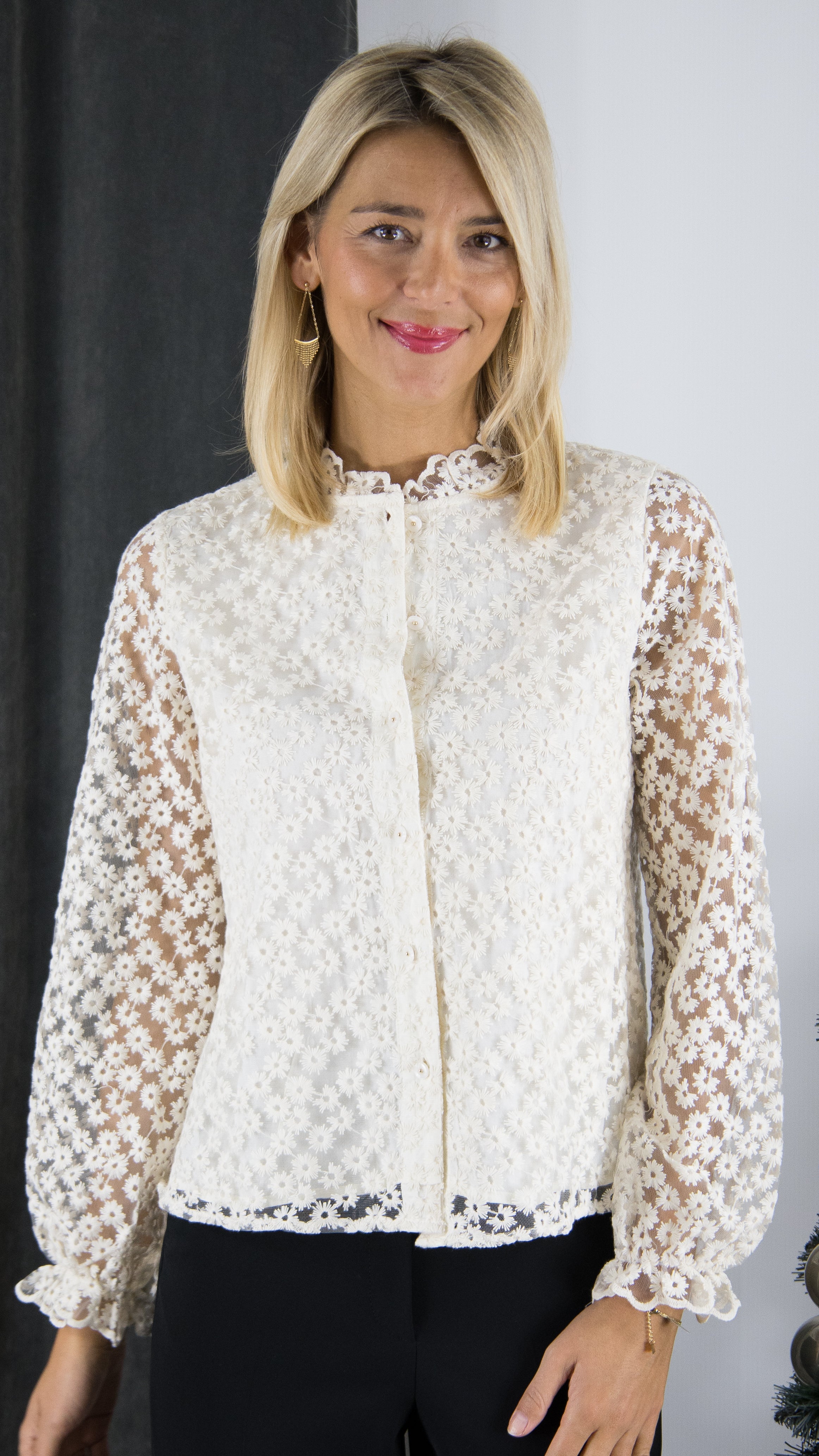 CHEMISE BRODEE FLEURIE BEIGE POUR FEMME EN COTON LILI ET LALA 24275