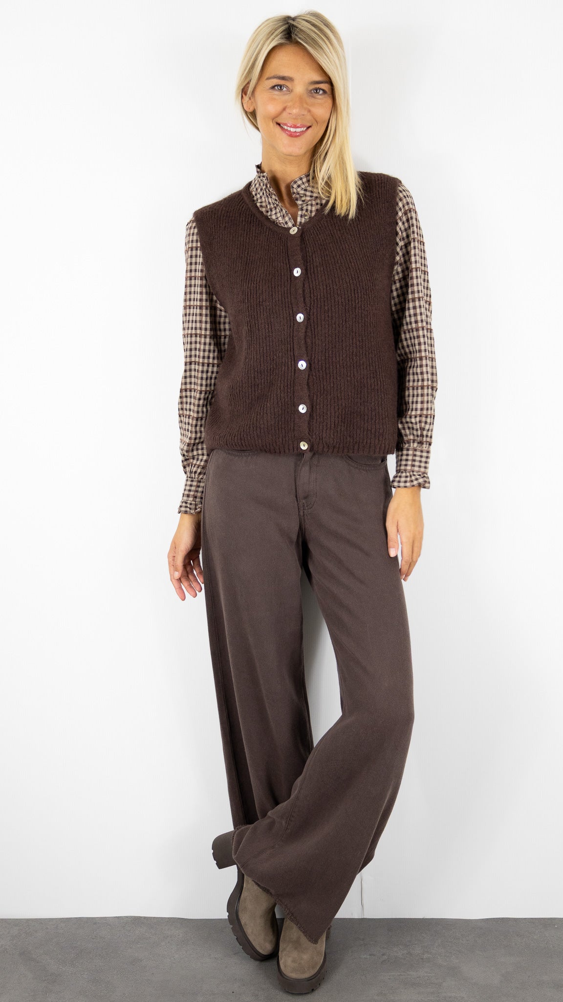 GILET COL V SANS MANCHES EN ALPAGA ANDROMEDE 24699#COLOR_CHOCO