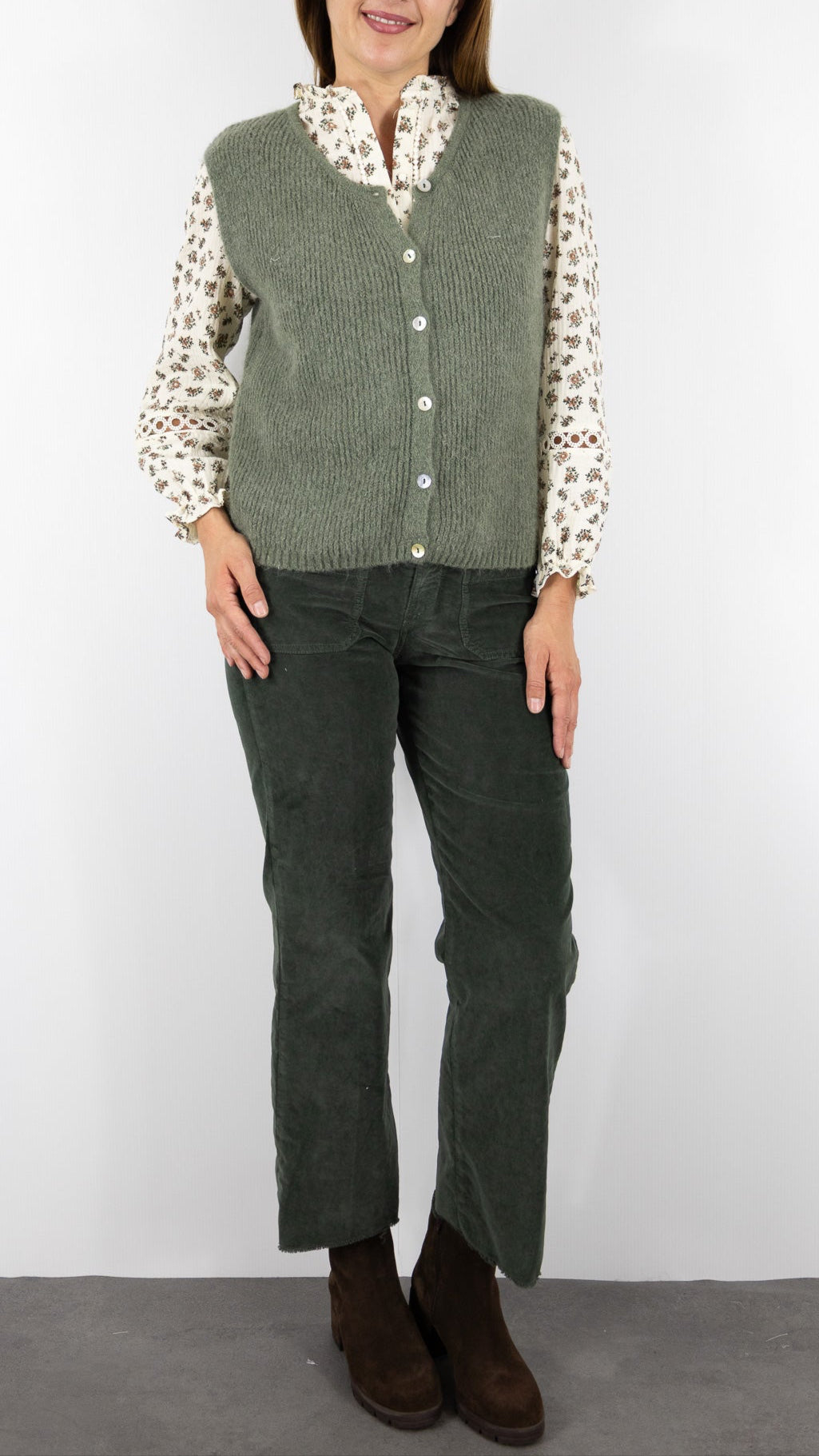 GILET COL V SANS MANCHES EN ALPAGA ANDROMEDE 24699#COLOR_KAKI