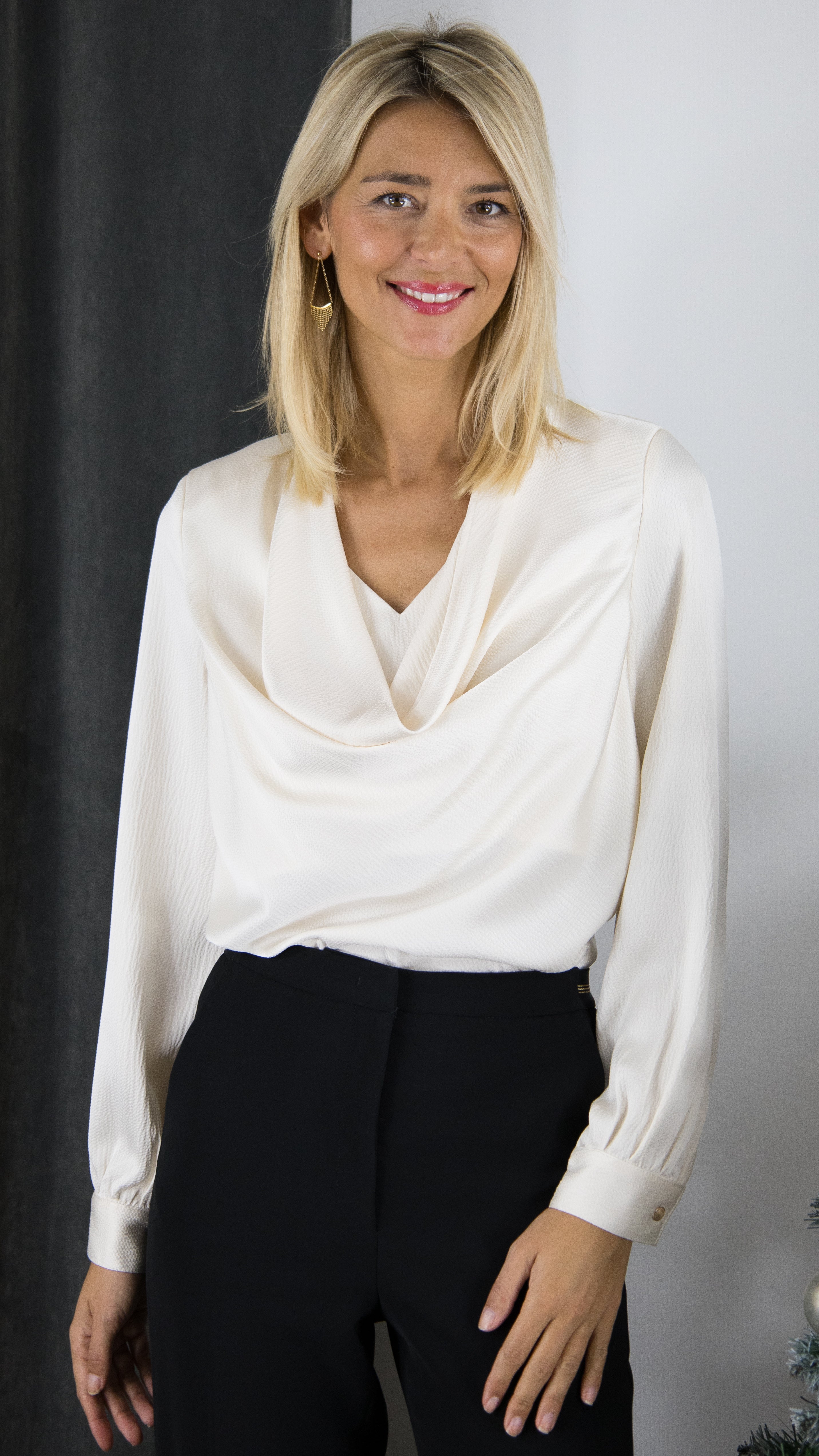 TOP COL TOMBANT BEIGE POUR FEMME ELLI WHITE 25030LT