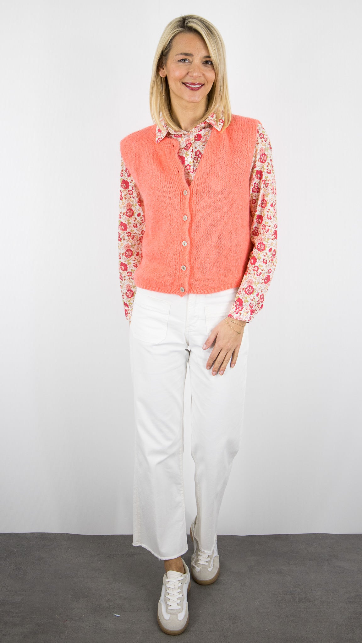 GILET SANS MANCHES BOUTONNE POUR FEMME NAIS 25069#COLOR_MANDARINE