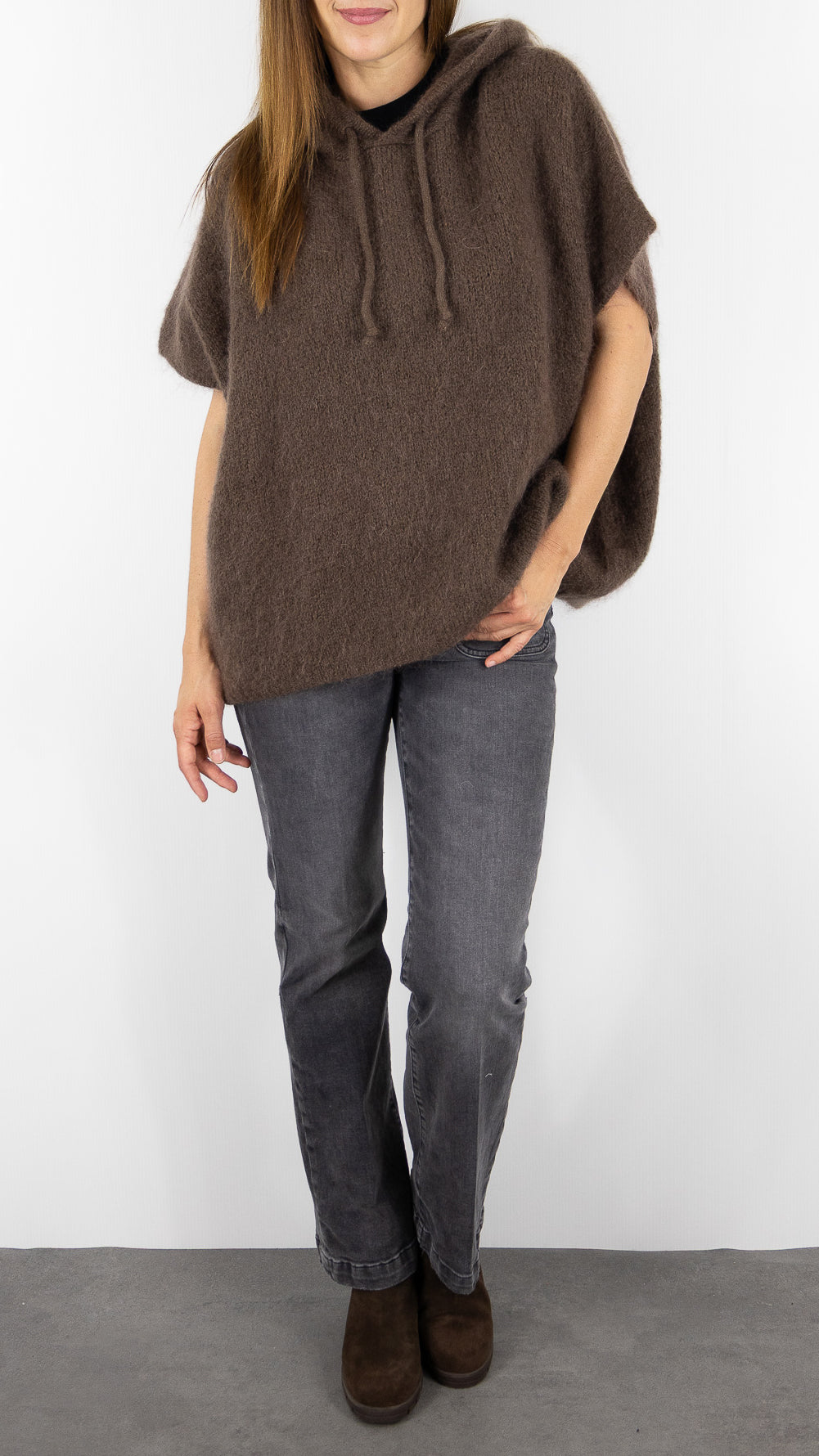 PULL MANCHES COURTES AMPLE A CAPUCHE NAIS 25083#COLOR_CHOCO