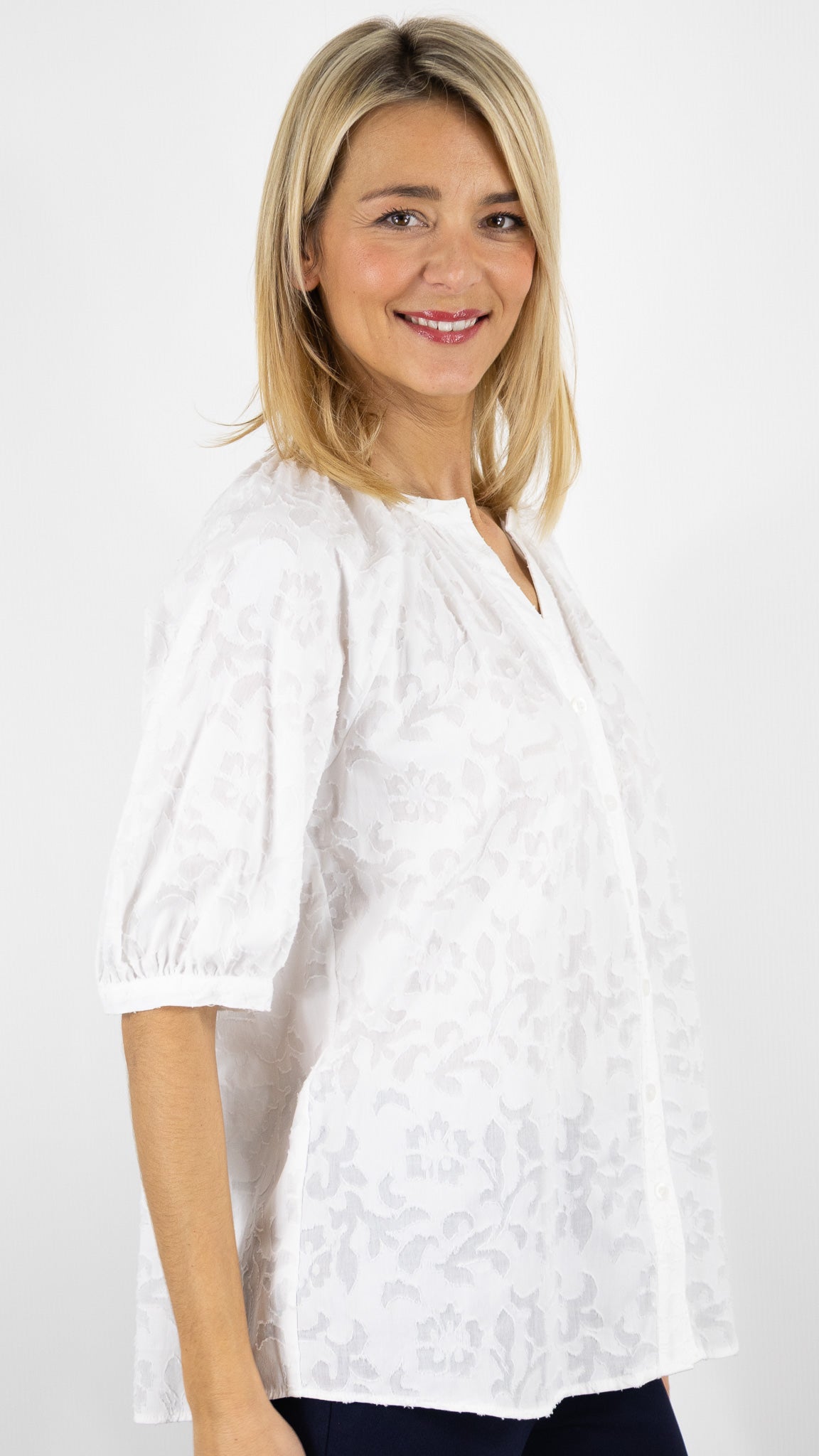 BLOUSE DEVOREE EN COTON BLANC TONI 27-10/1407-3