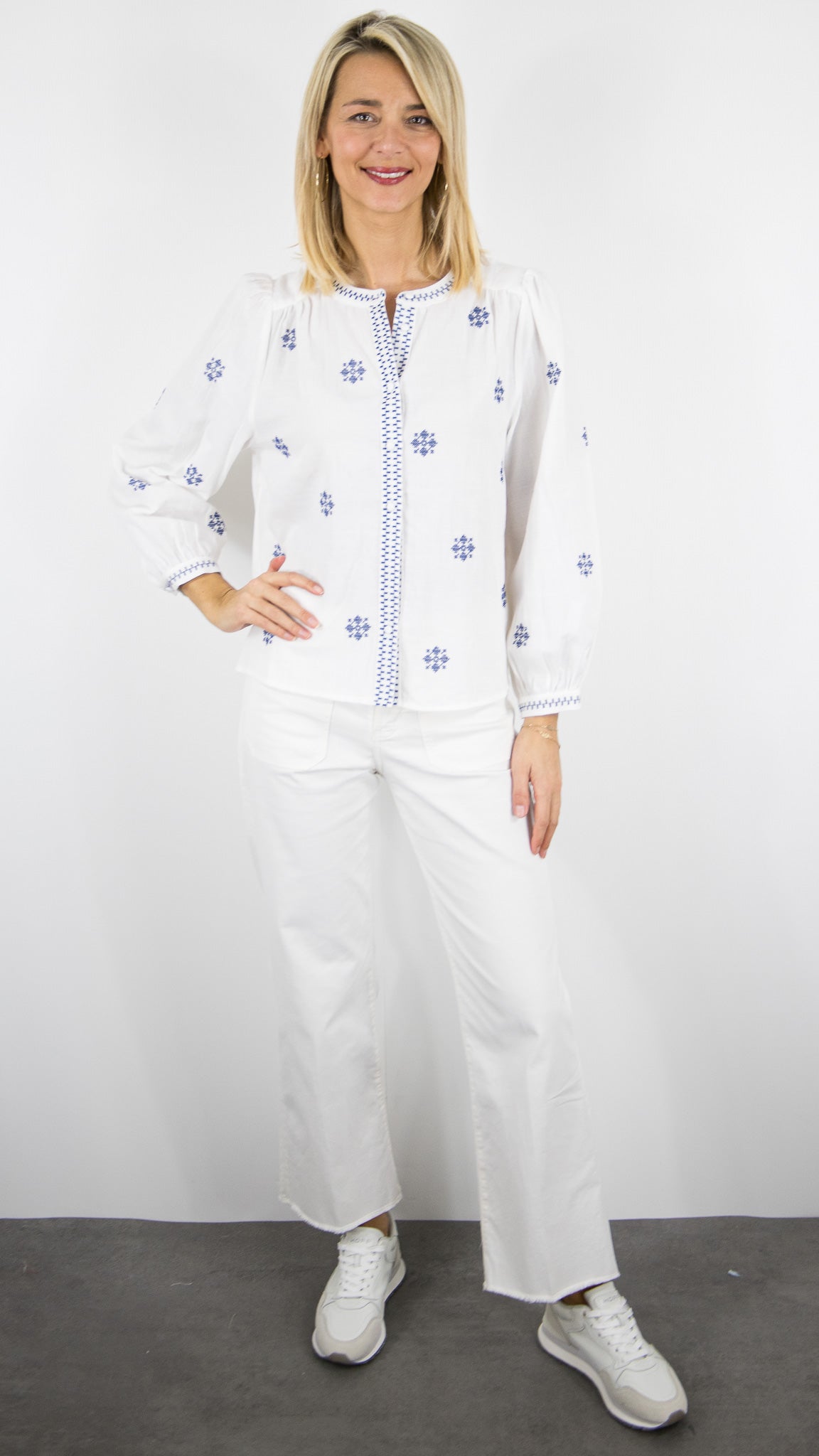 BLOUSE BRODEE EN COTON ECRU MARINE YCOO 30565B